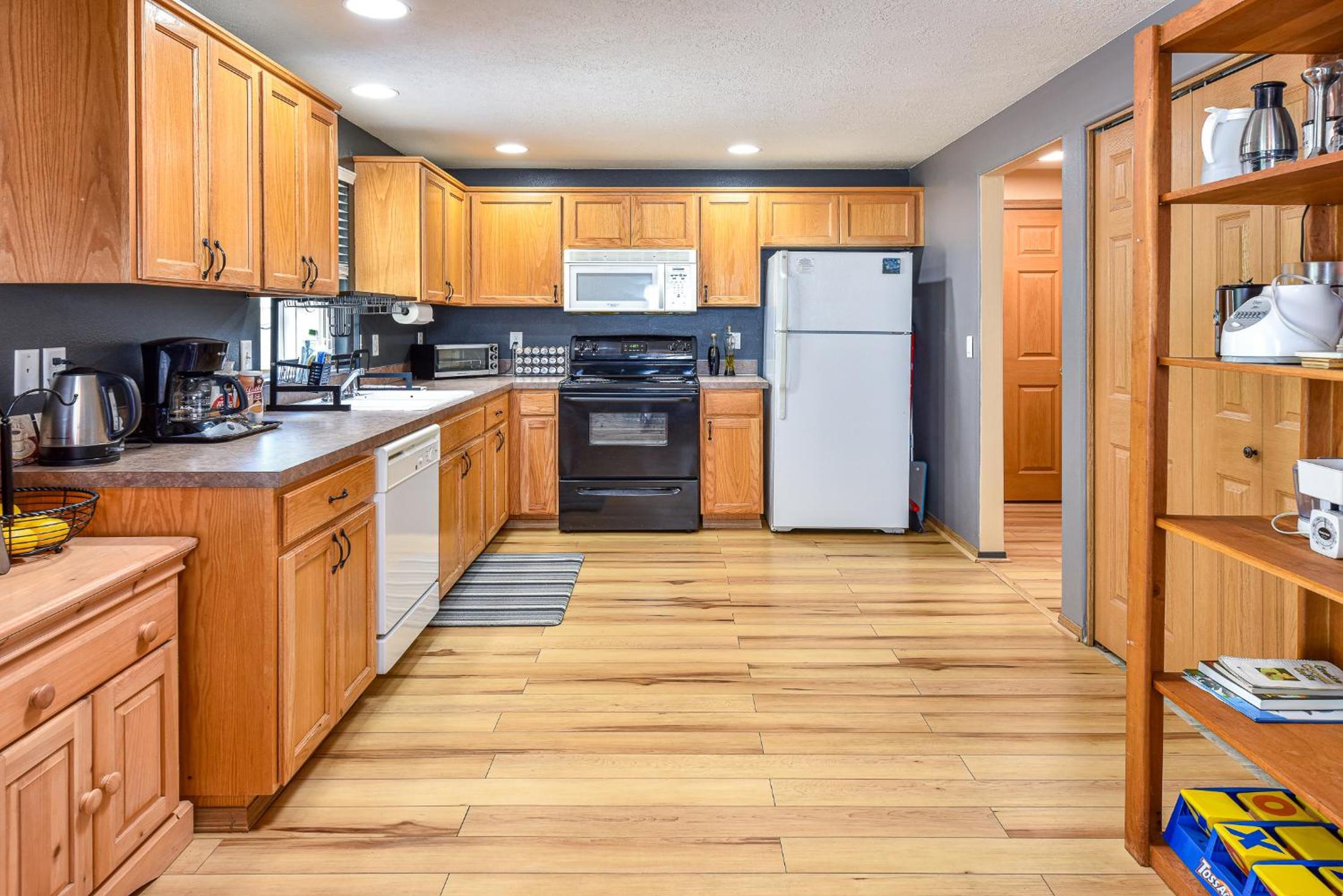 Four-Bedroom House - Photo 11