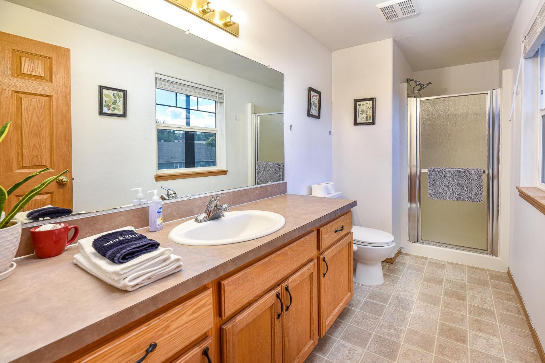 Four-Bedroom House - Photo 12
