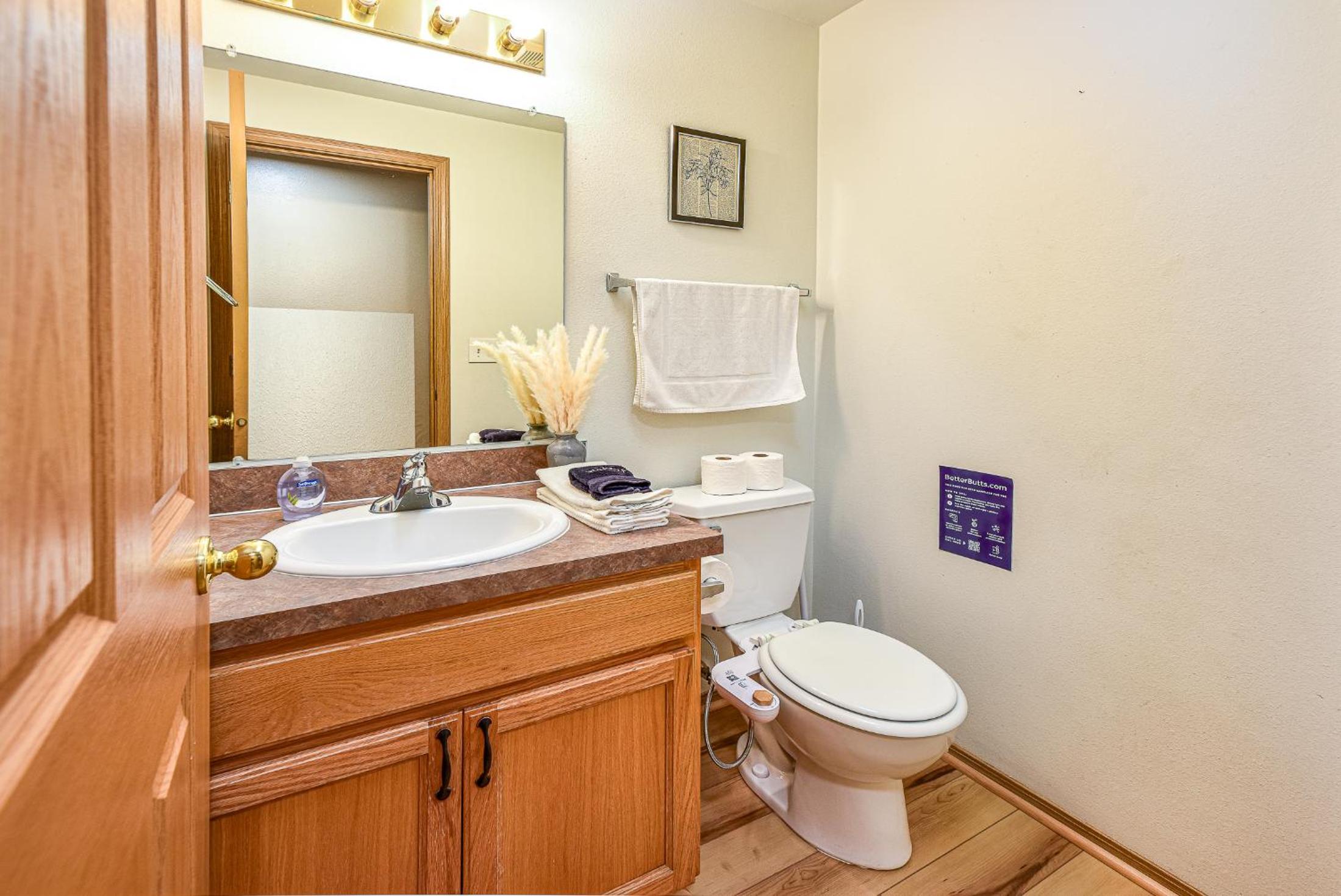 Four-Bedroom House - Photo 20