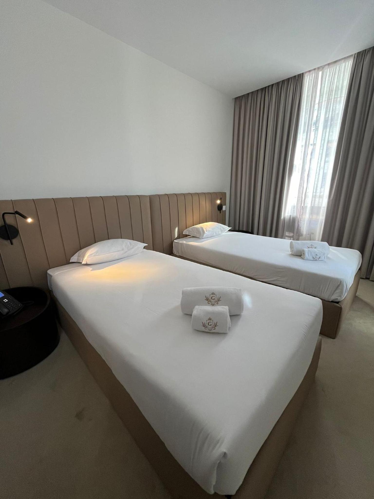 Double or Twin Room - Photo 11