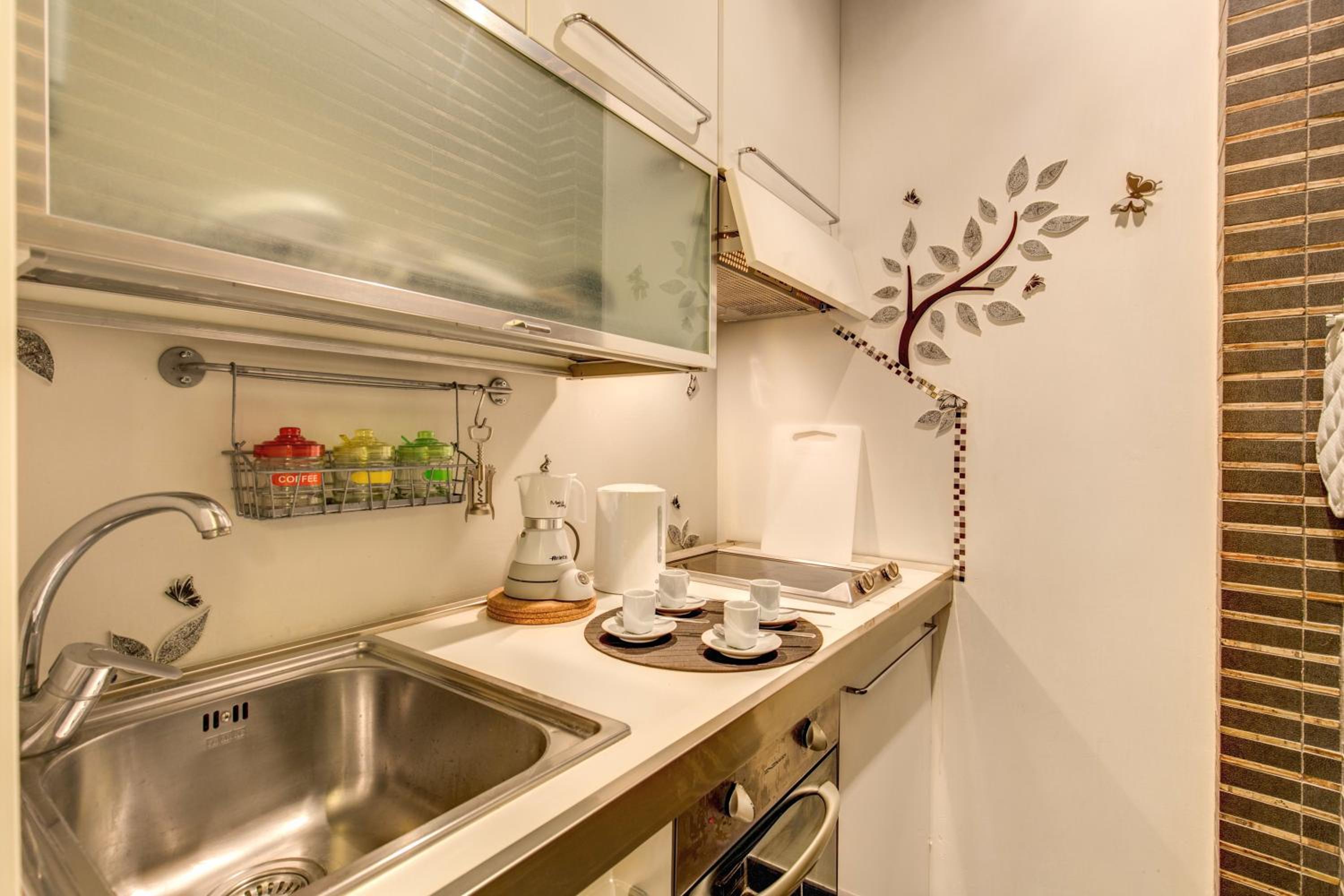 One-Bedroom Apartment with Balcony photo 3