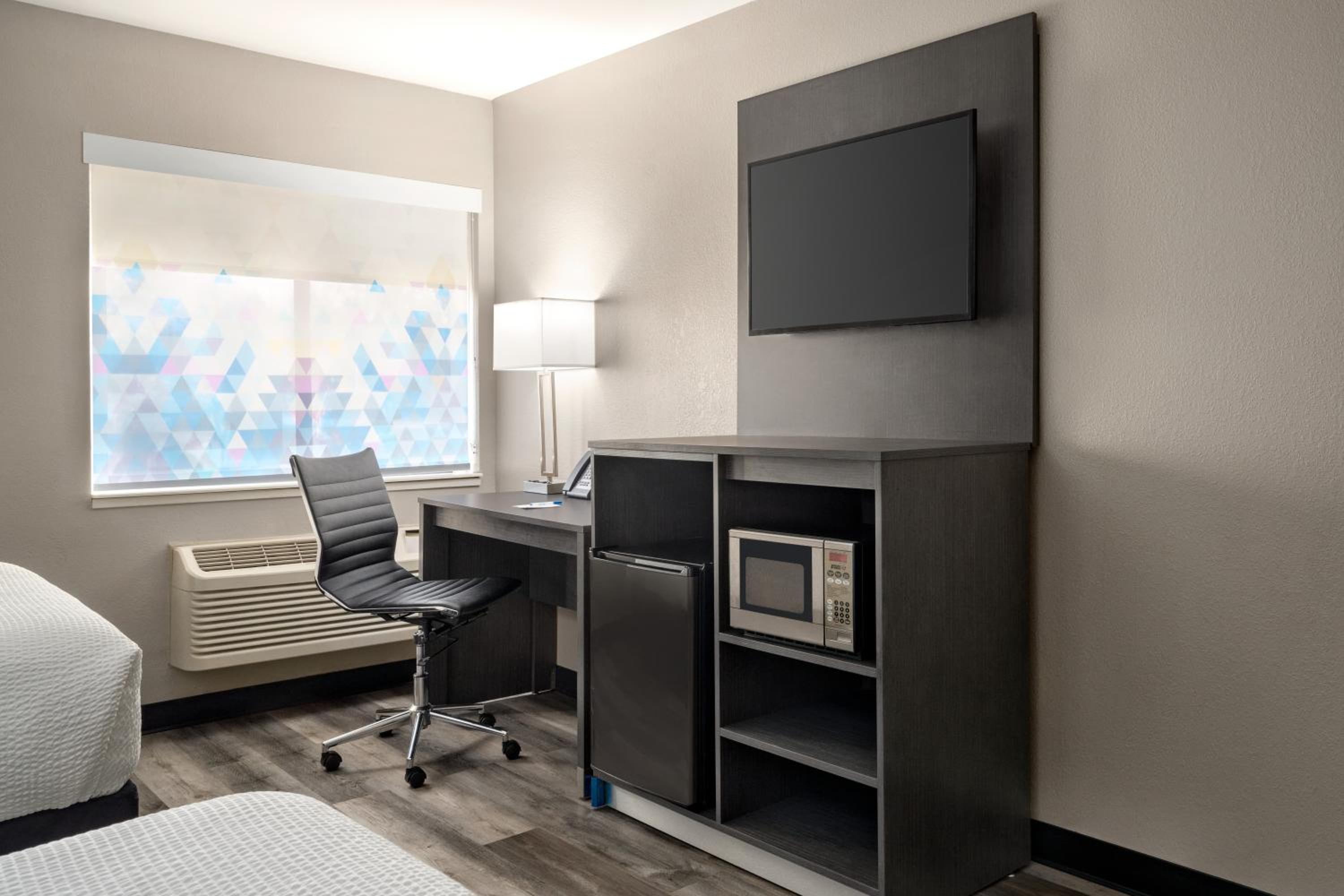 Double Room with Two Double Beds - Photo 2