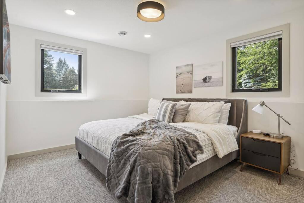 Seven-Bedroom House photo 1