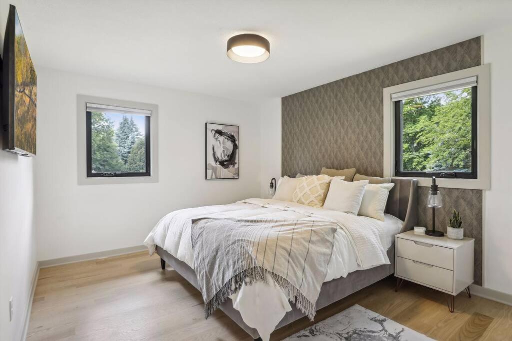 Seven-Bedroom House photo 3