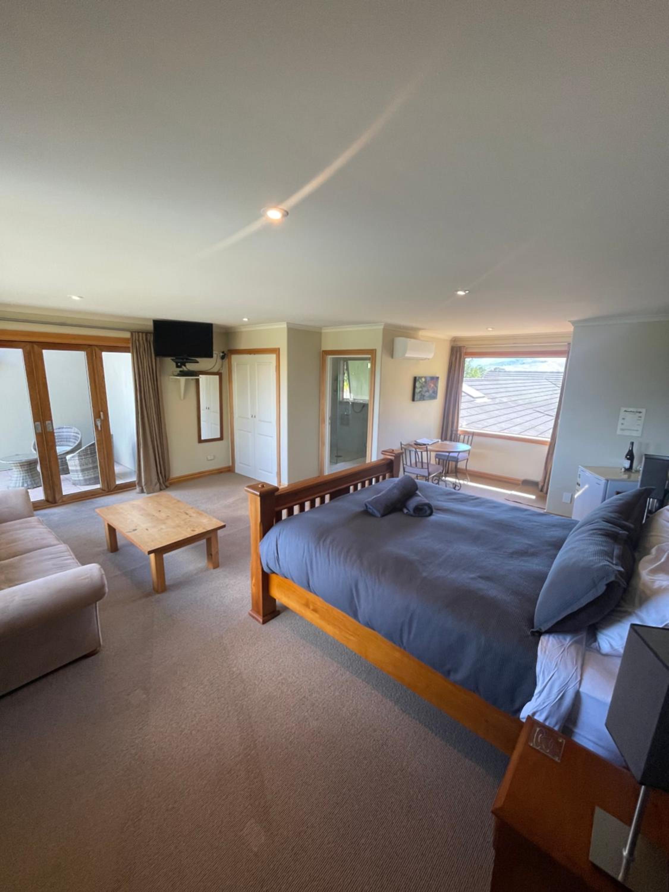 Deluxe King Room photo 3