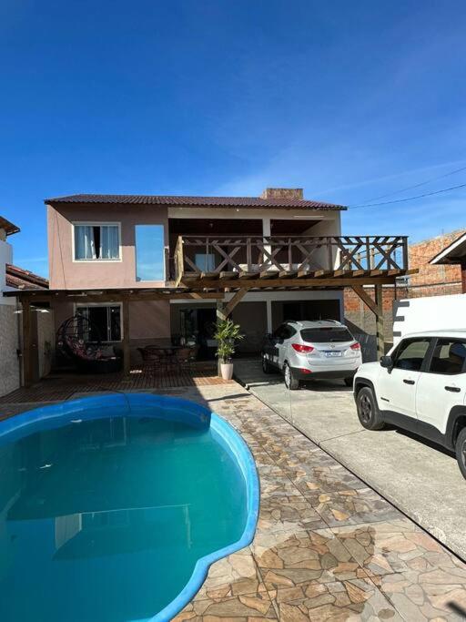 Three-Bedroom House photo 2