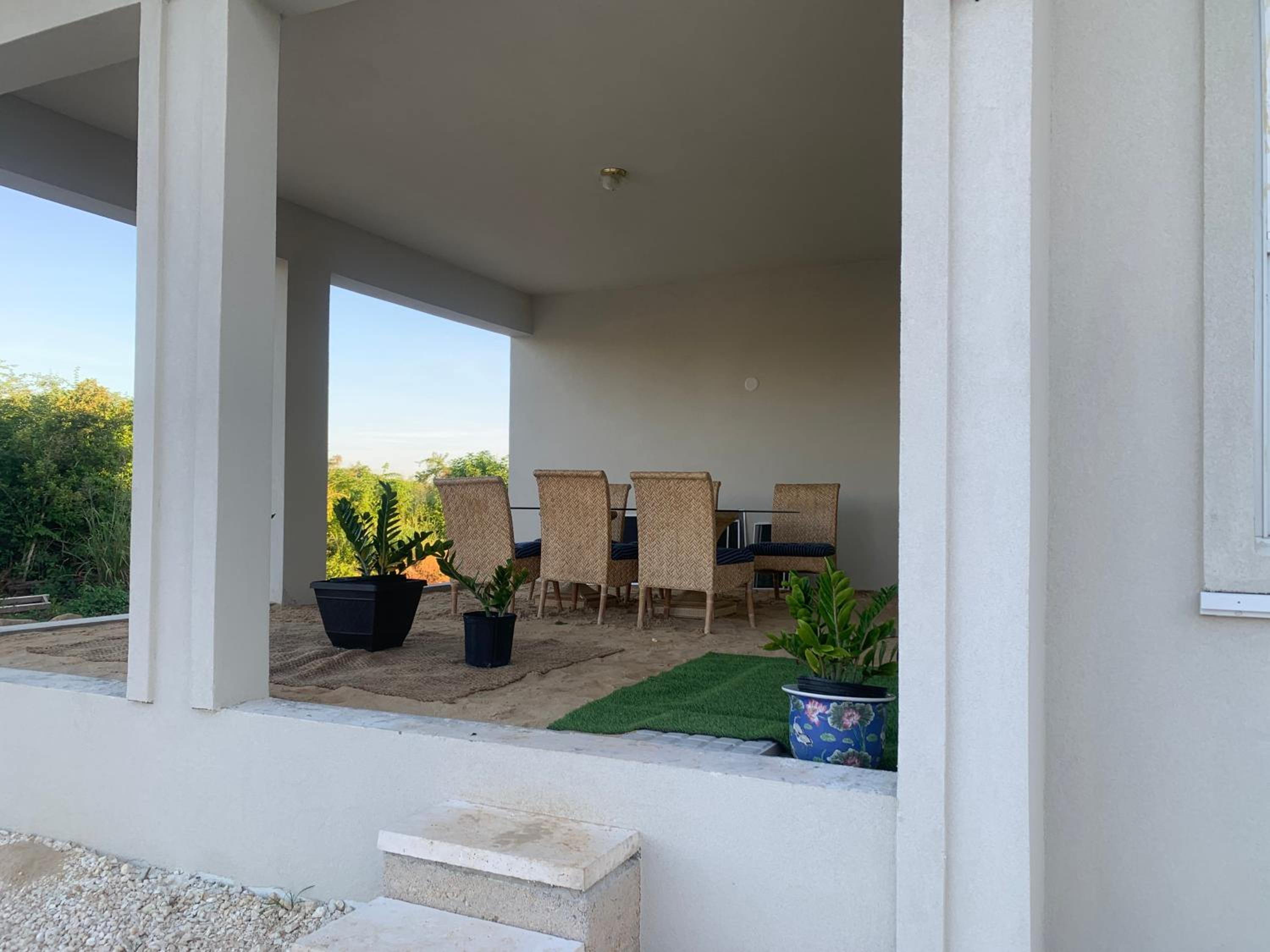 Three-Bedroom House photo 2