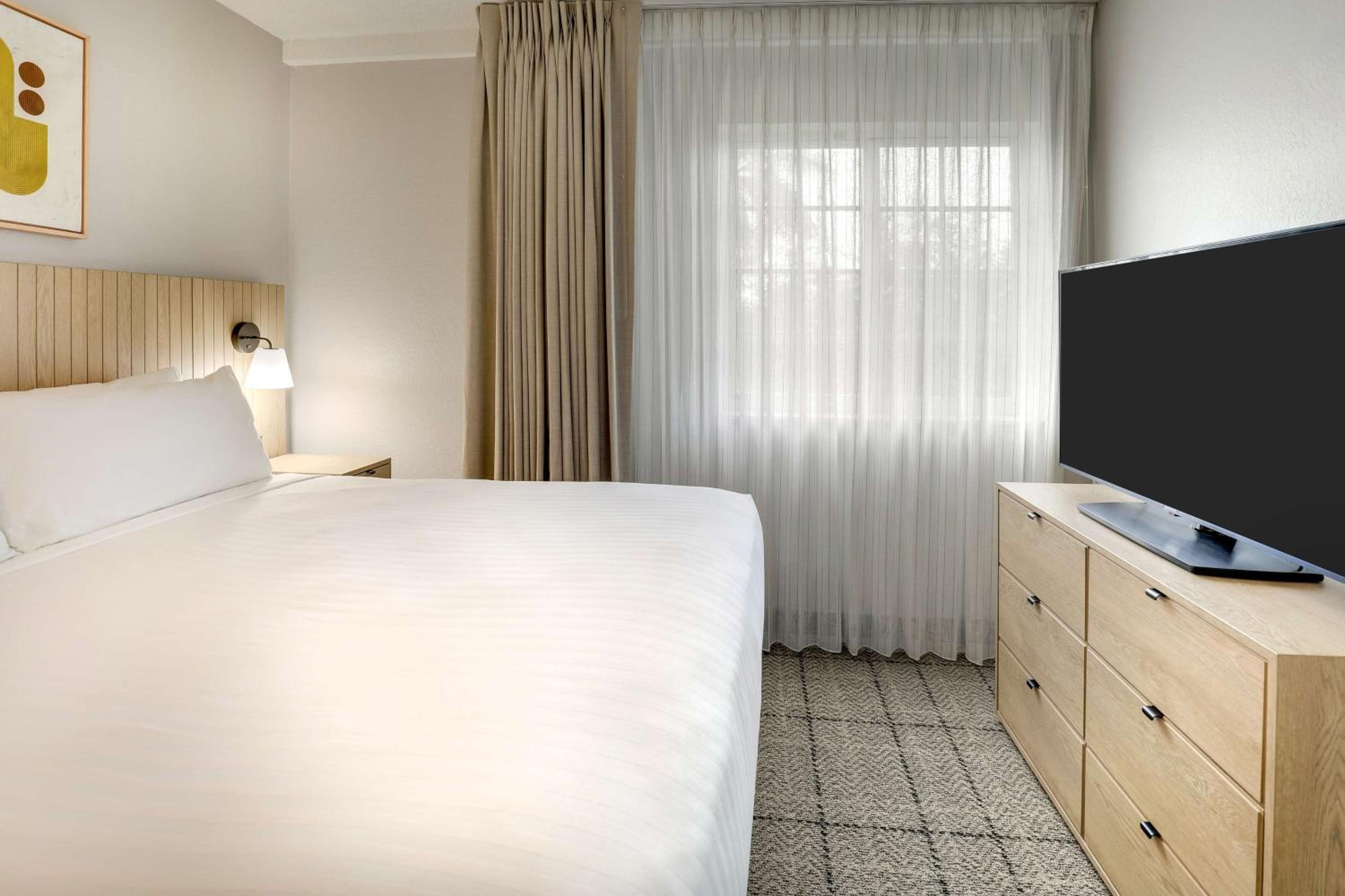 One-Bedroom Suite-King and Queen Bed - Photo 2