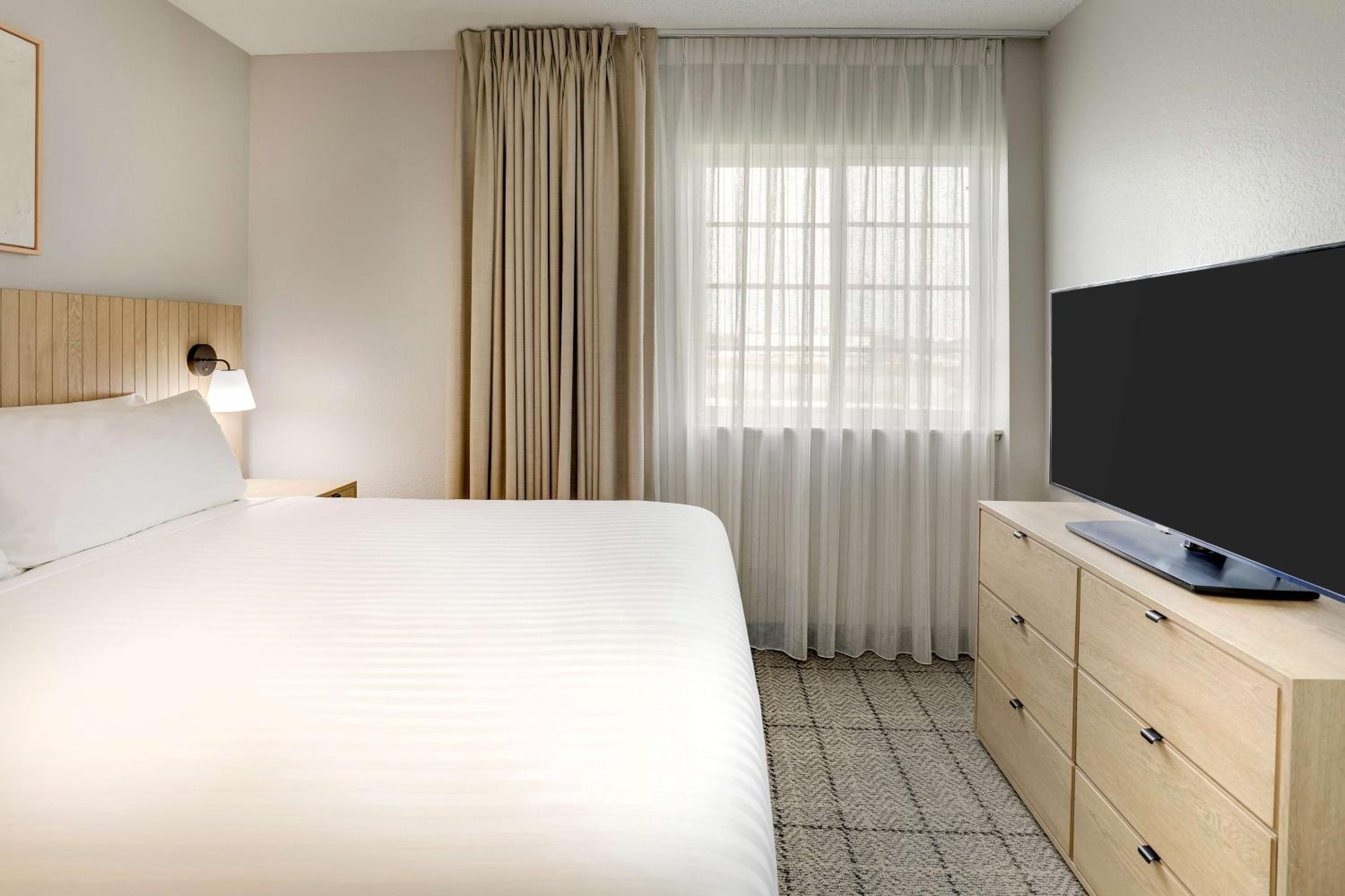 One-Bedroom King Suite with Sofa Bed-Hearing Accessible - Photo 2