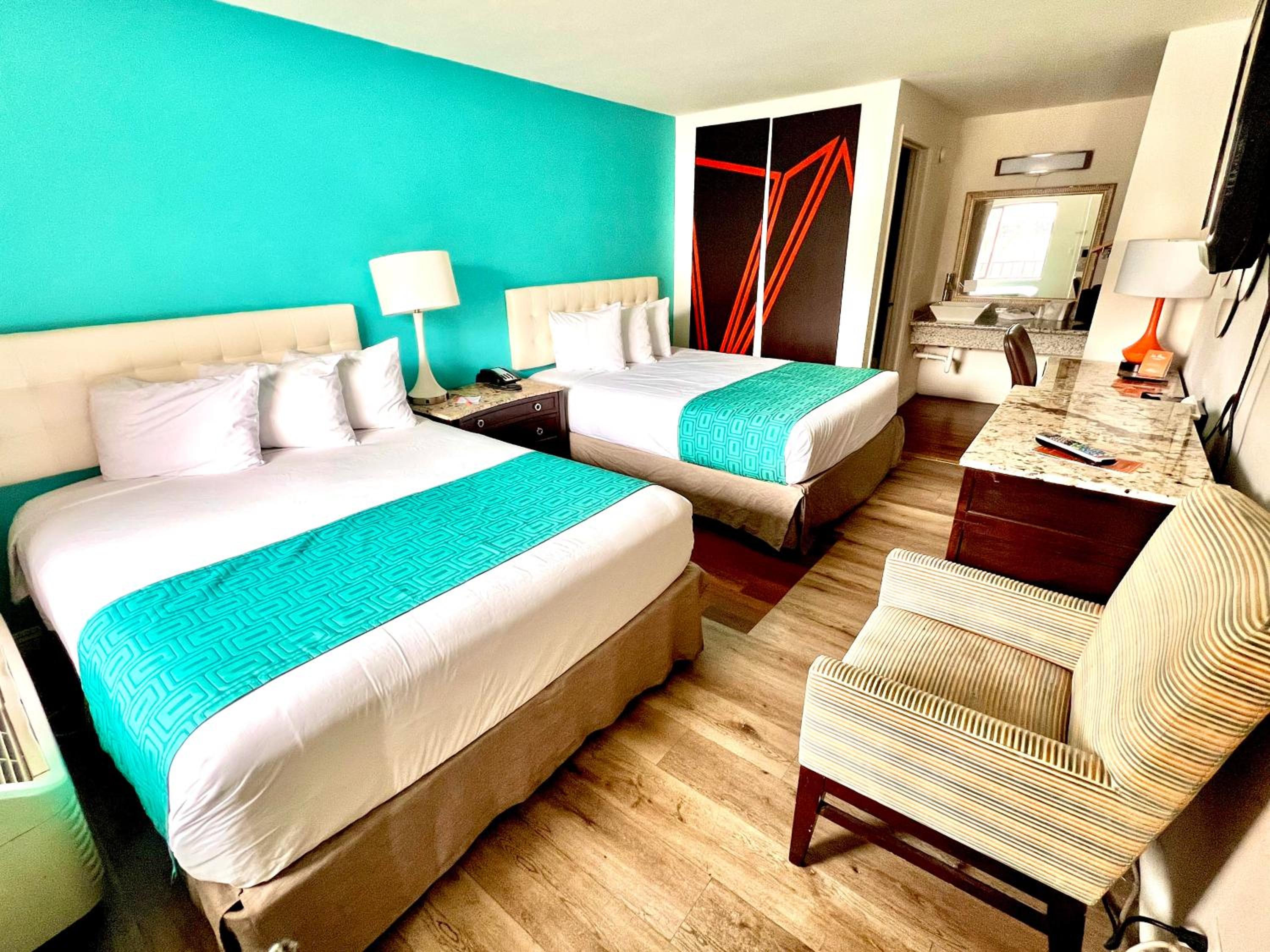 Queen Room with Two Queen Beds - Non-Smoking photo 1