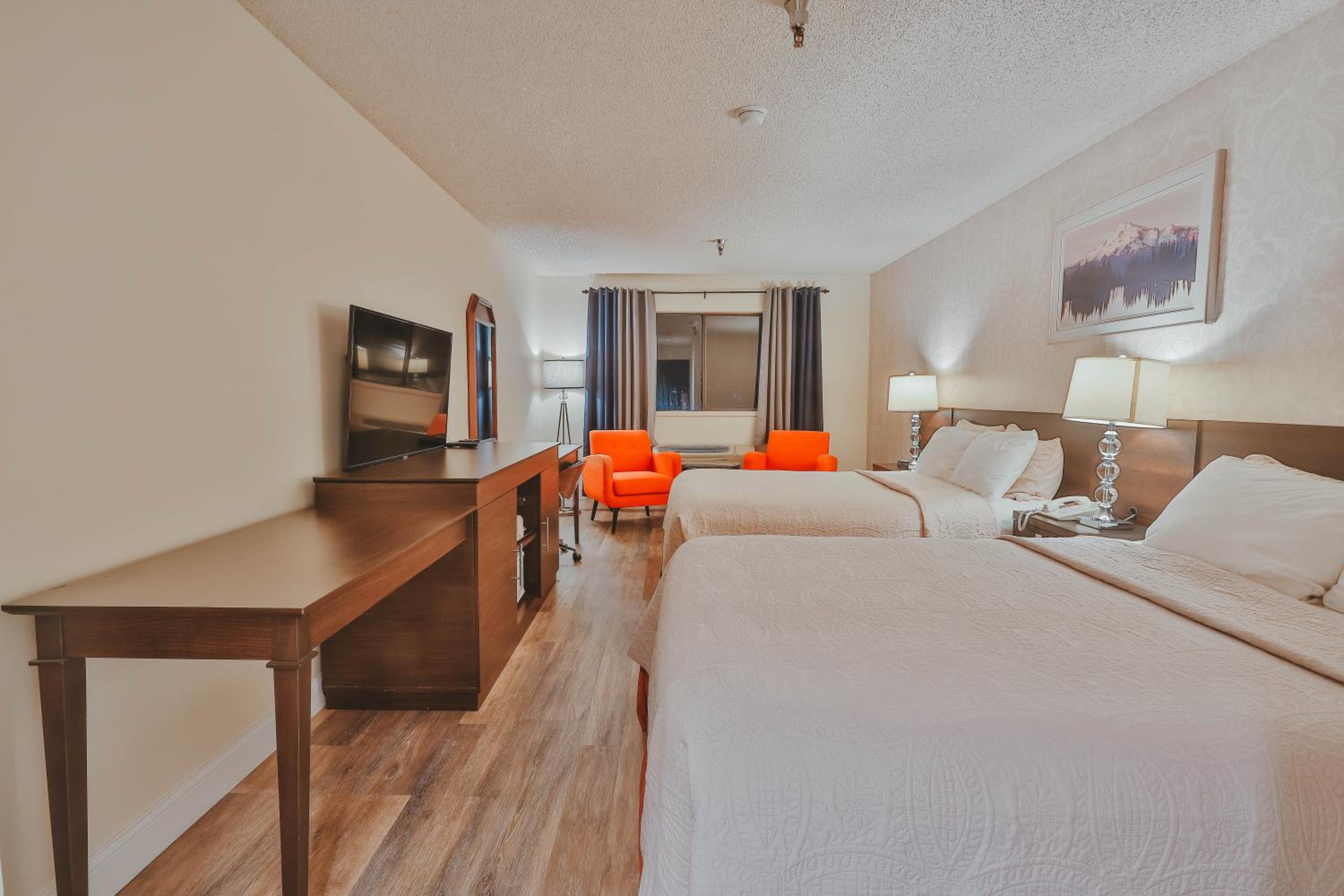 Queen Room with Two Queen Beds photo 1