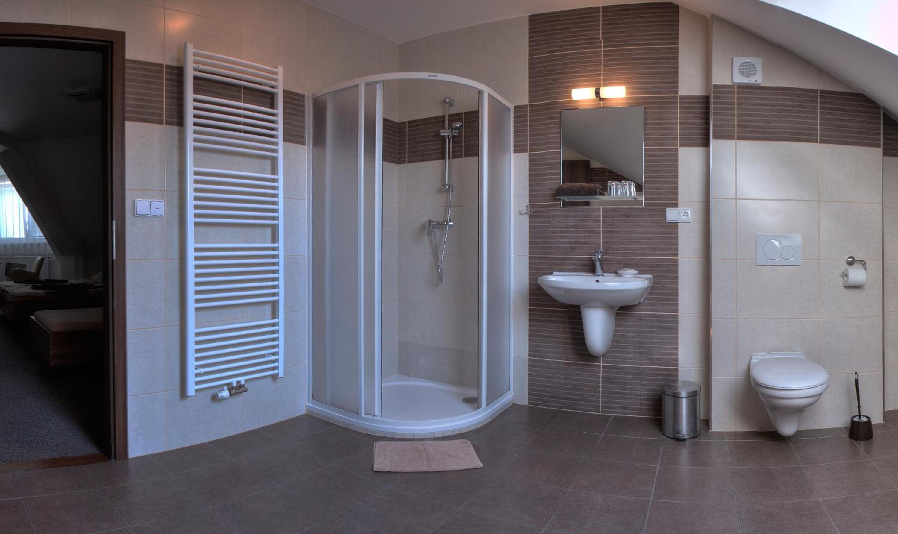 Triple Room with Private Bathroom photo 2