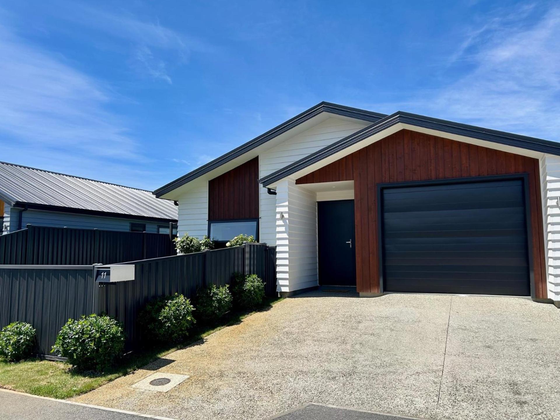 Three-Bedroom House photo 1