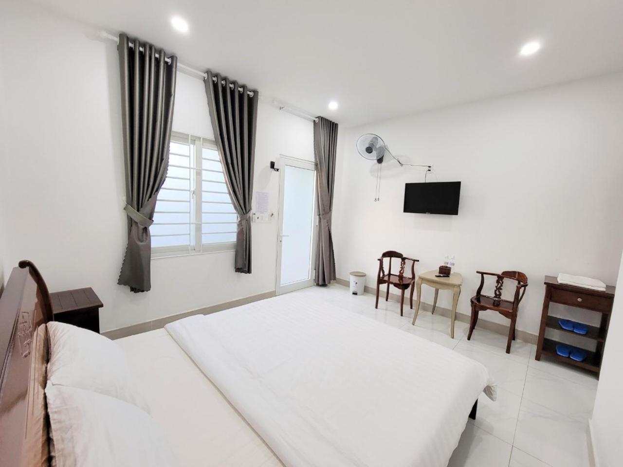 Double Room - Photo 7