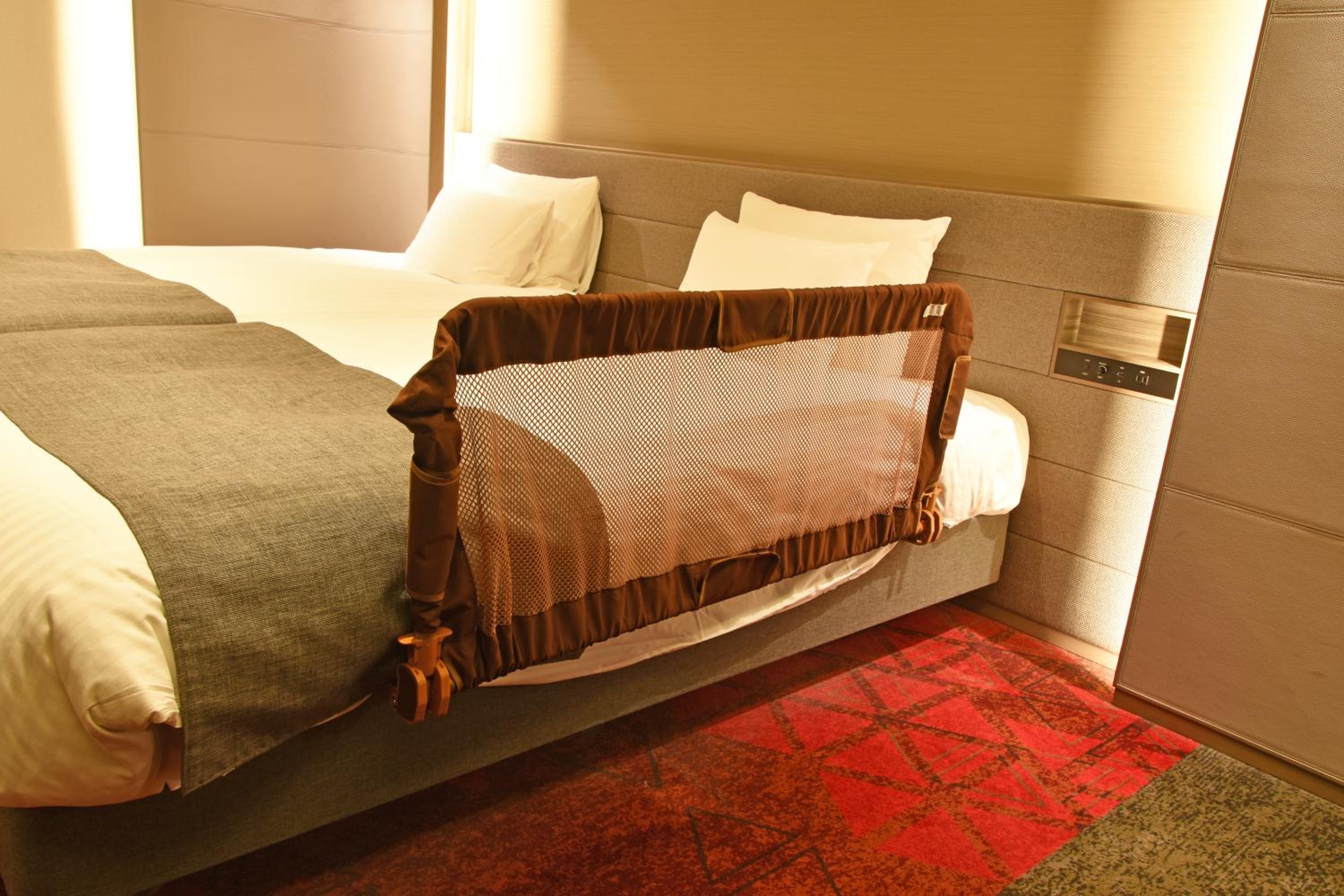 Queen Room - Non-Smoking - Photo 19