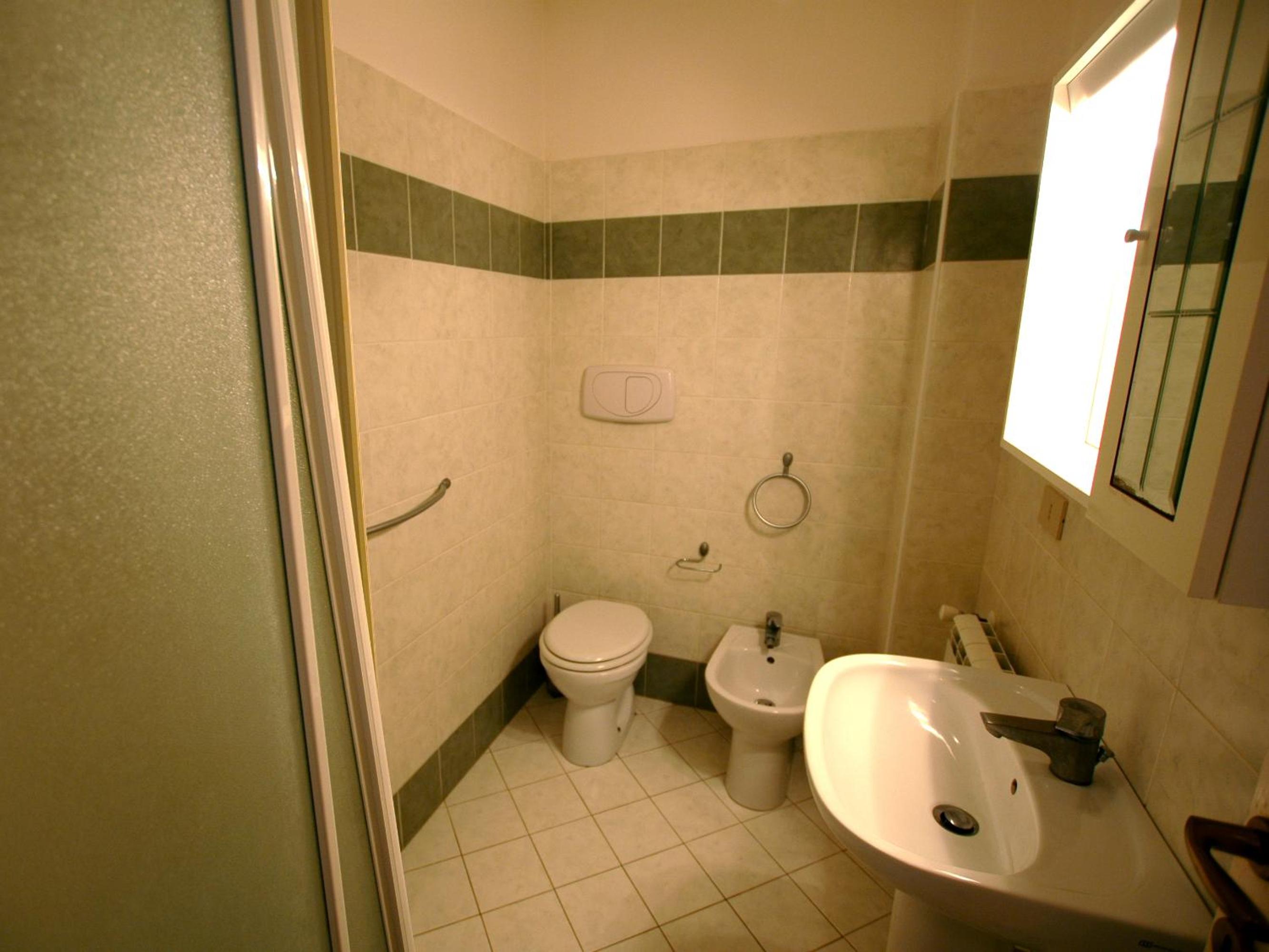 Apartment with Balcony photo 3