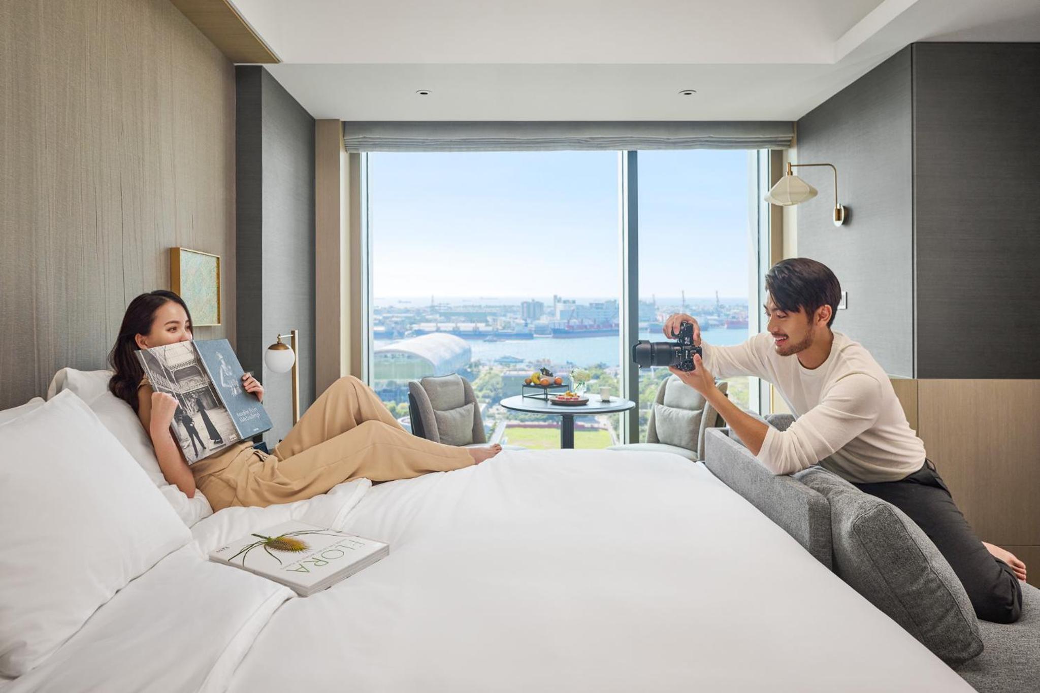 Classic King Room with Harbor View - Photo 8