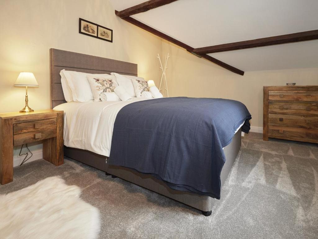 Three-Bedroom House photo 3