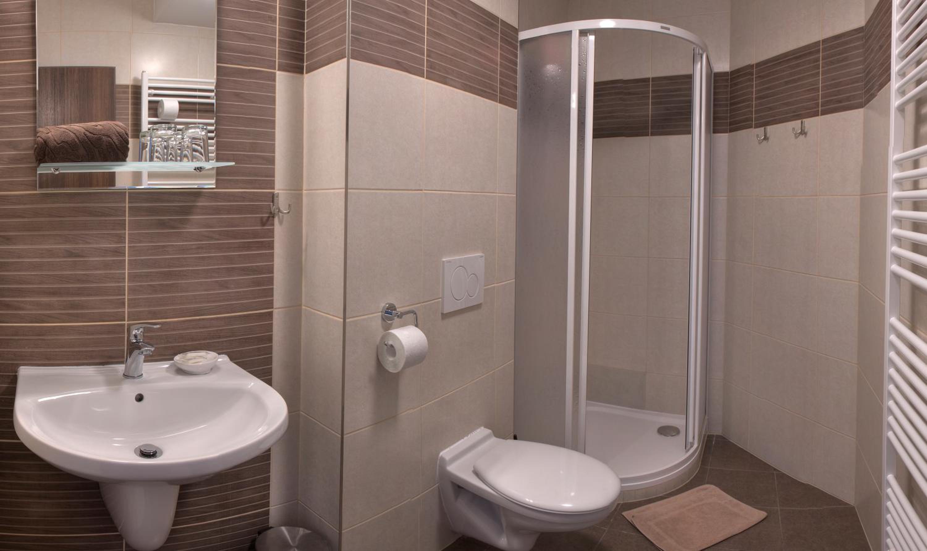 Double Room with Private Bathroom photo 2