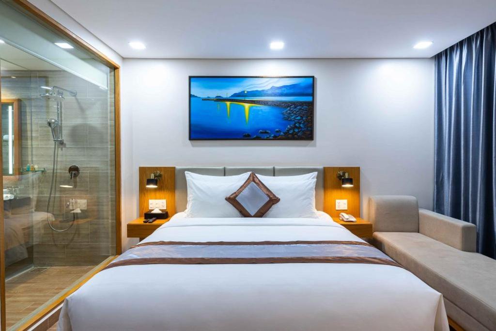 Superior King Room - Photo 4