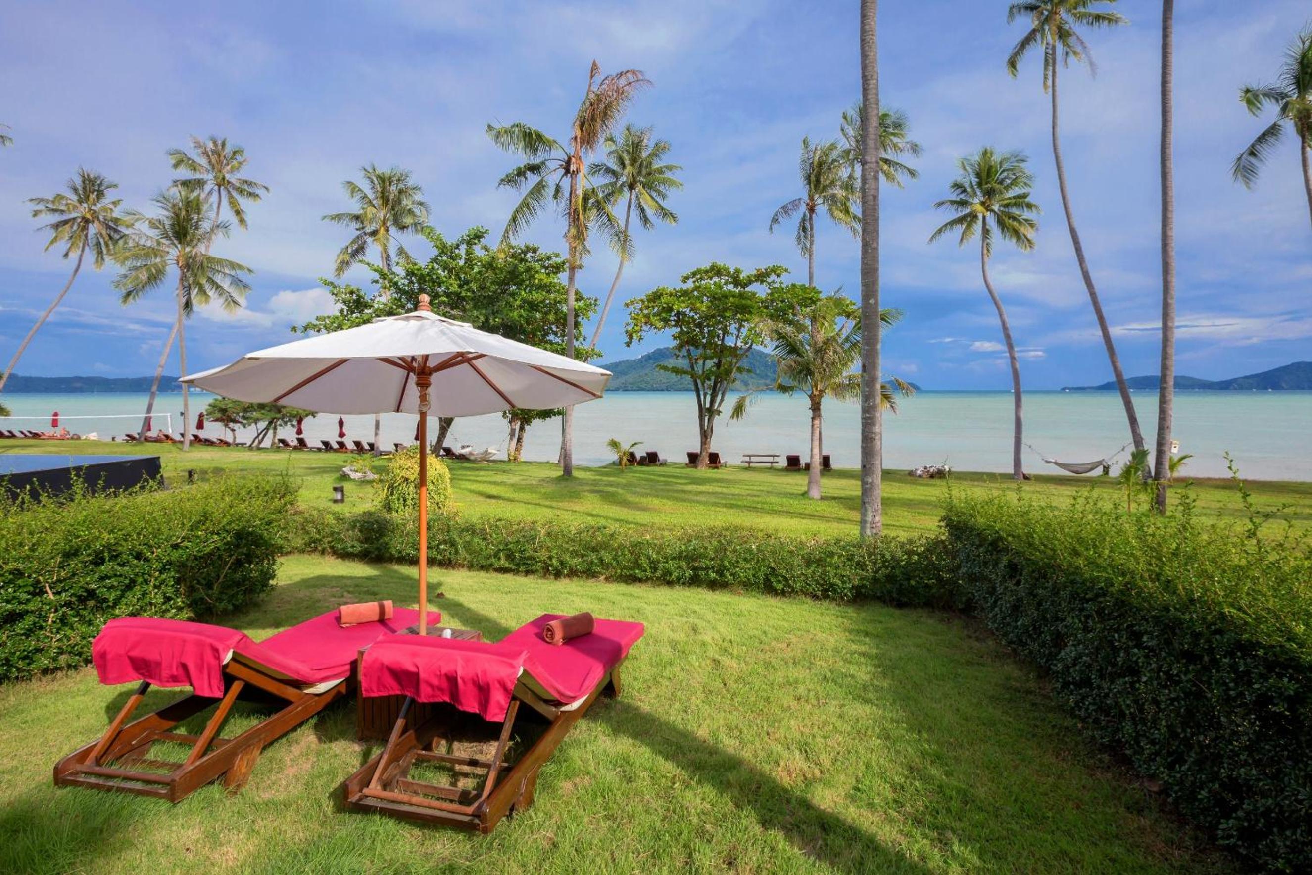 Deluxe Villa Beachfront - Photo 5