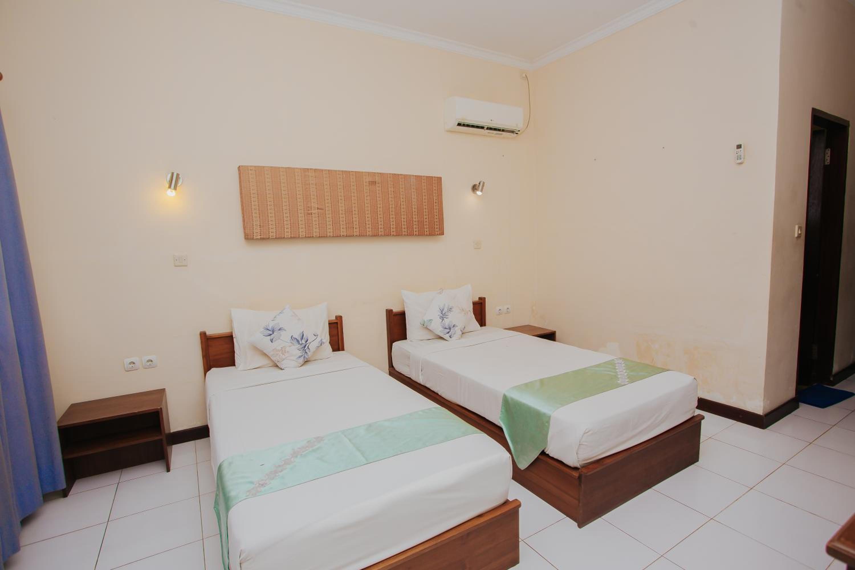 Twin Room - Photo 3