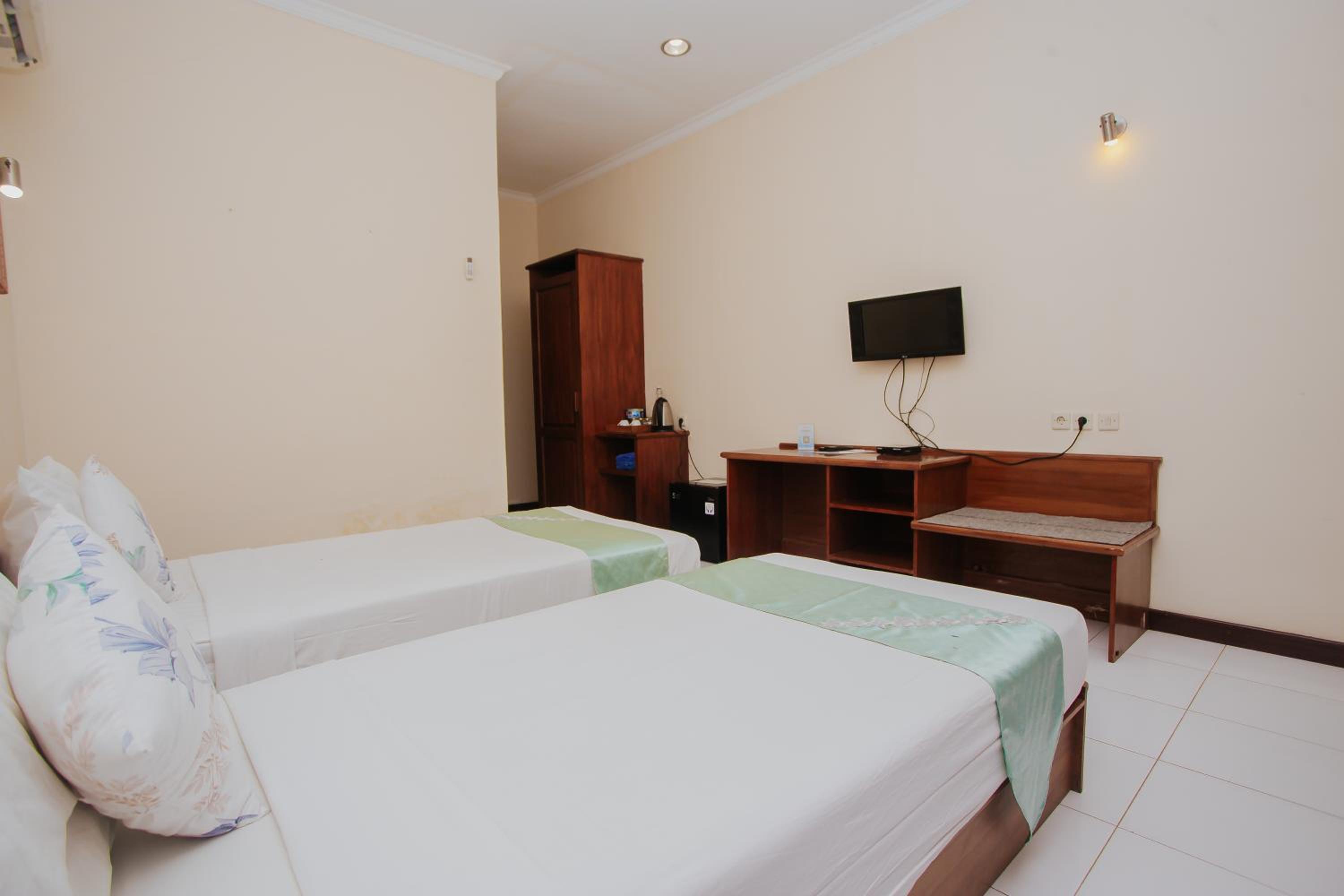 Twin Room - Photo 2