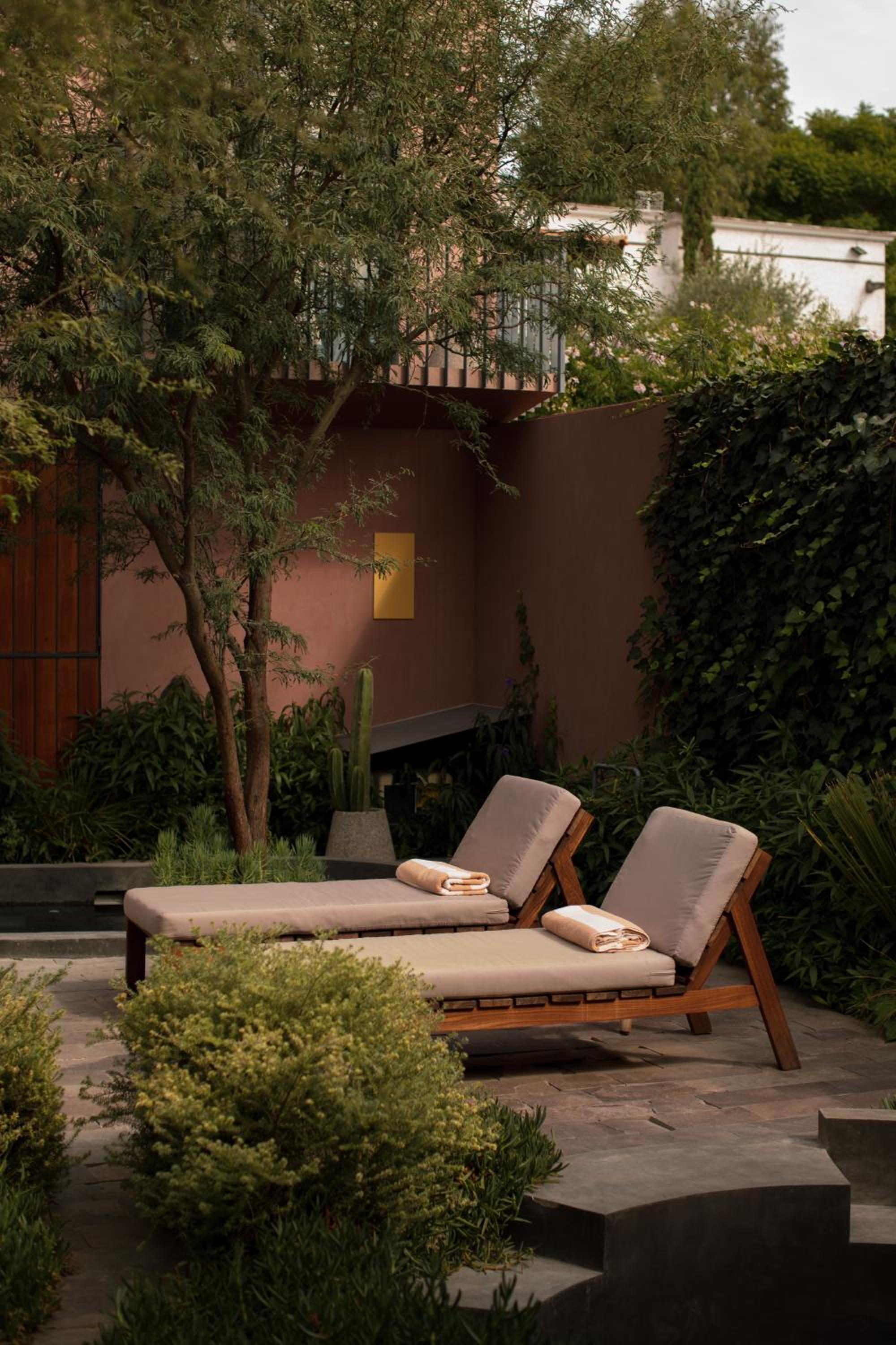 Studio - Split Level - Photo 16