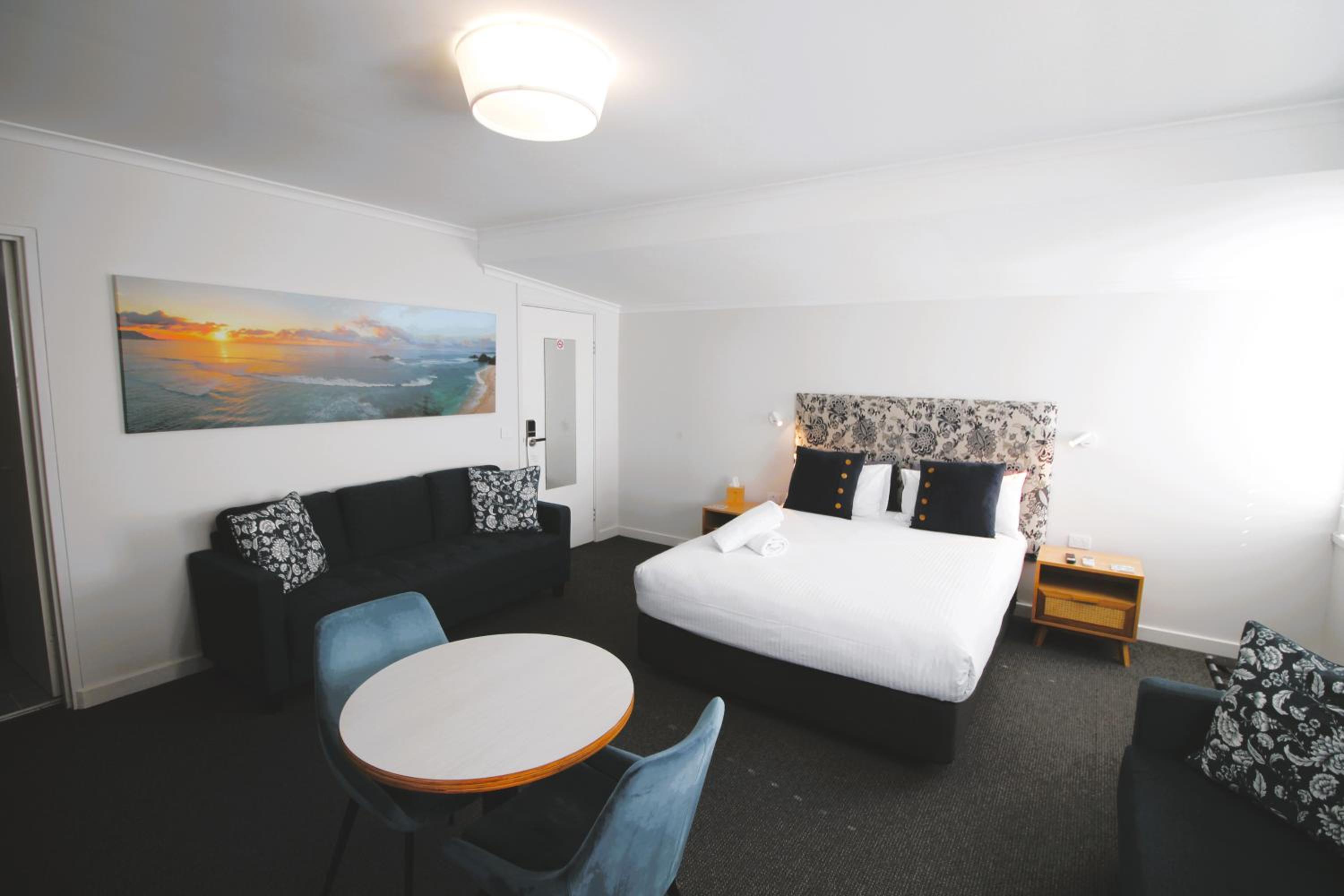 Suite with River View - Photo 6