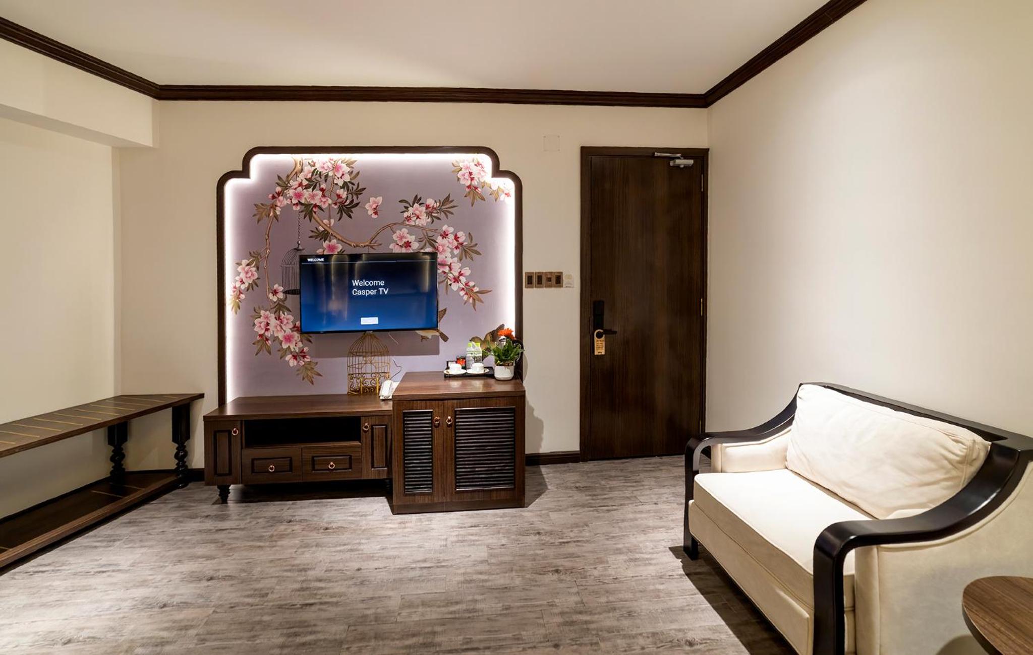 Deluxe Family Room - Photo 2