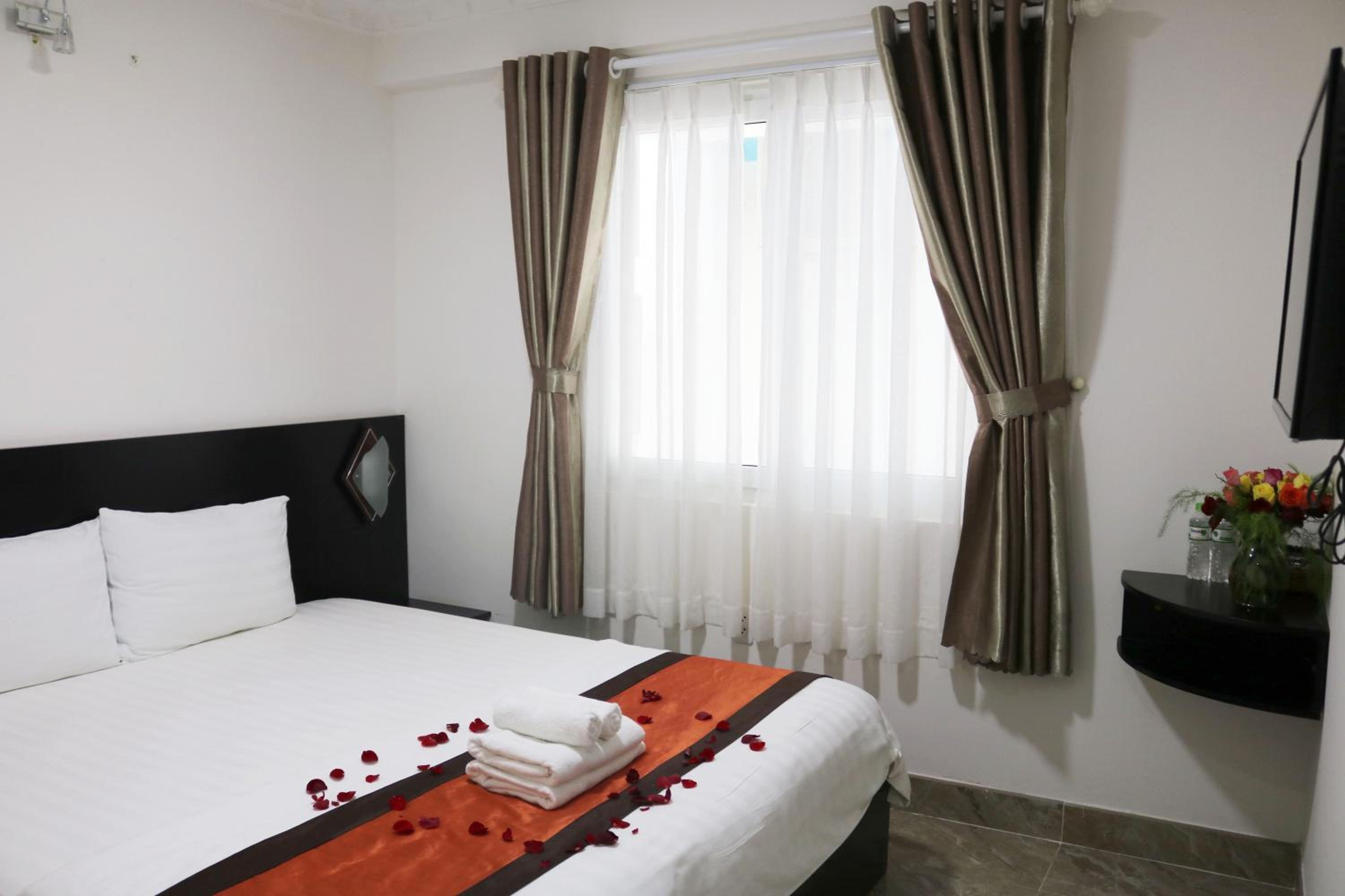 Queen Room photo 3
