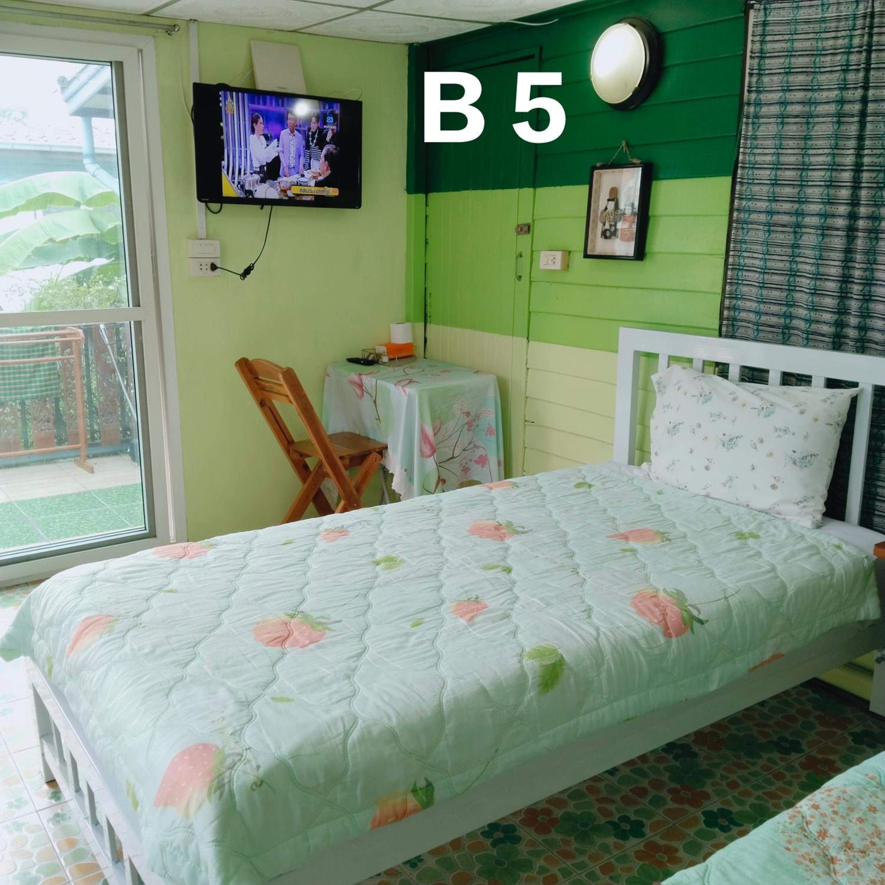 Queen Room photo 3