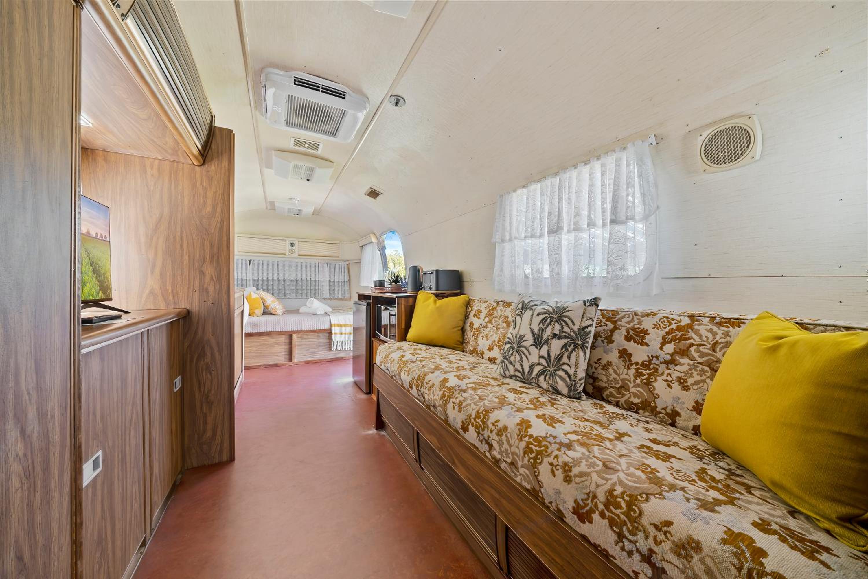 Tradewind Airstream - Caravan (Shared Toilet) photo 1