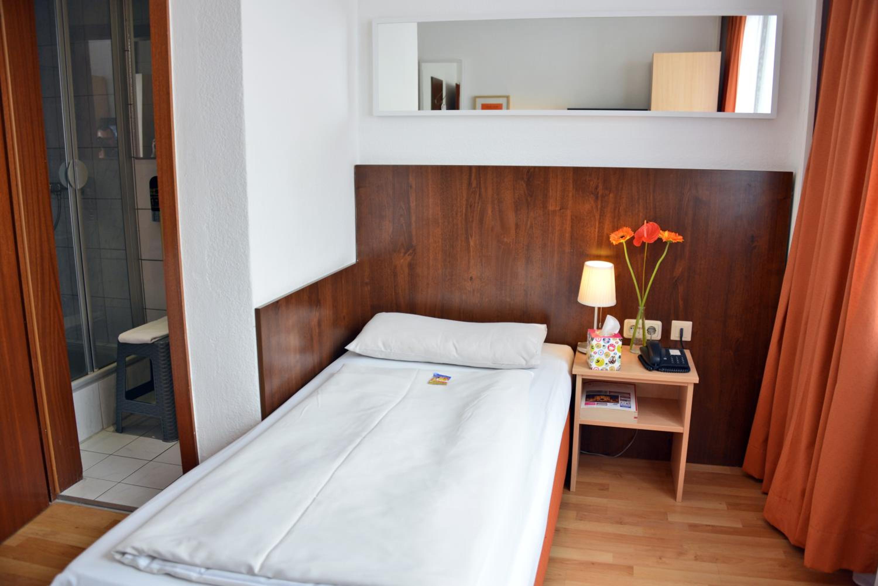 Single Room photo 2