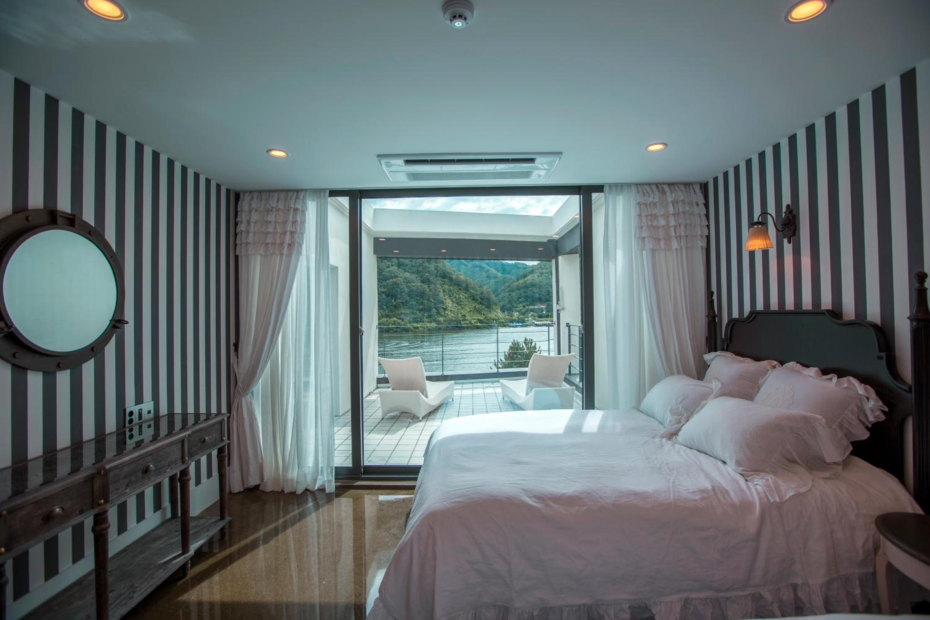 Quadruple Room with Terrace photo 2