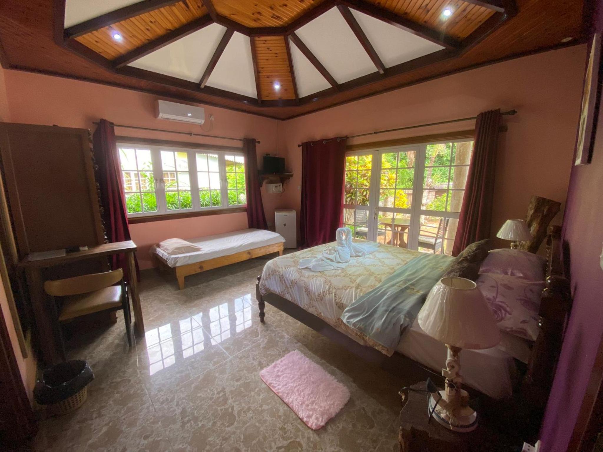 Double Room with Park View photo 2