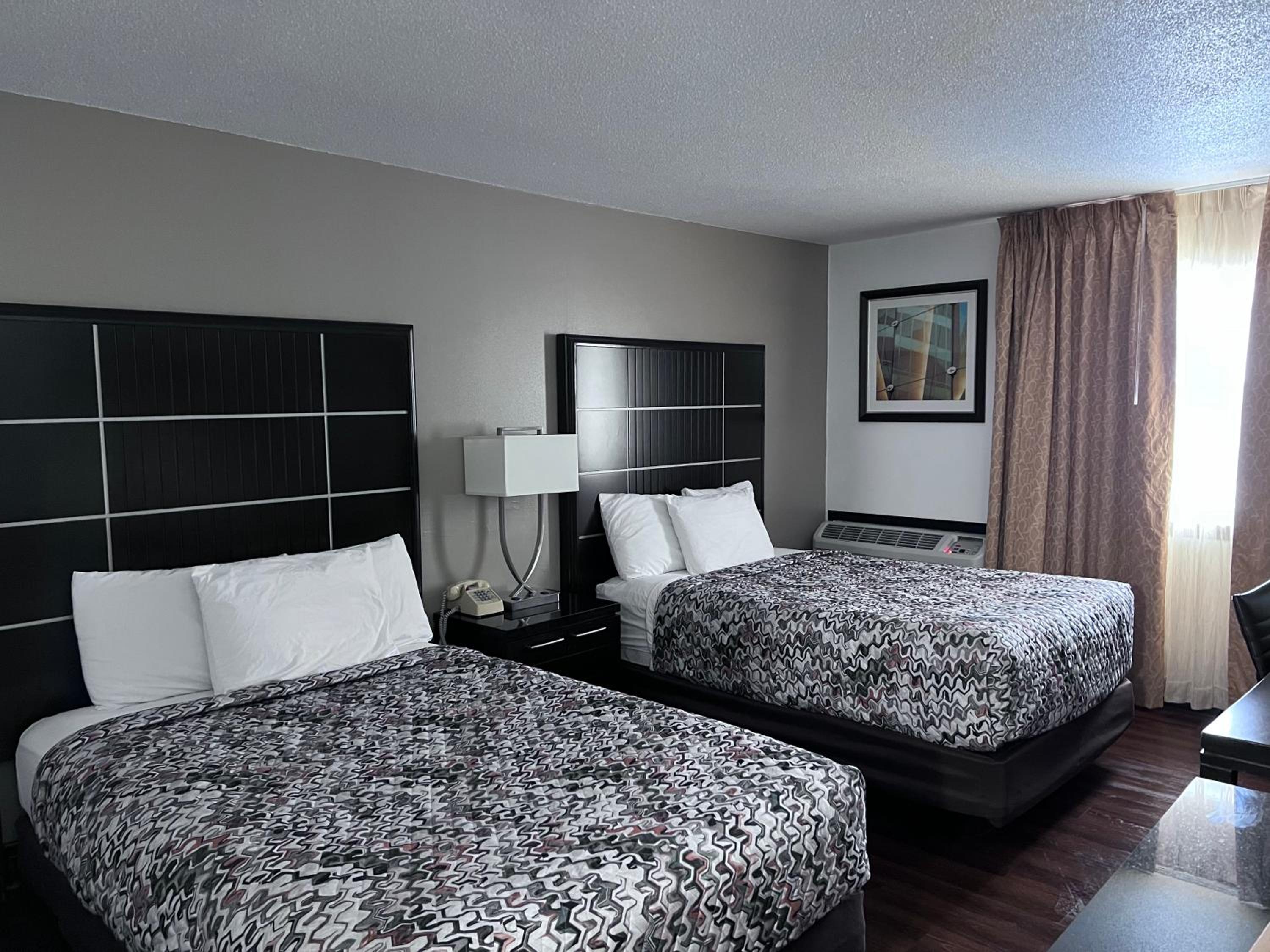 Double Room with Two Double Beds - Photo 1