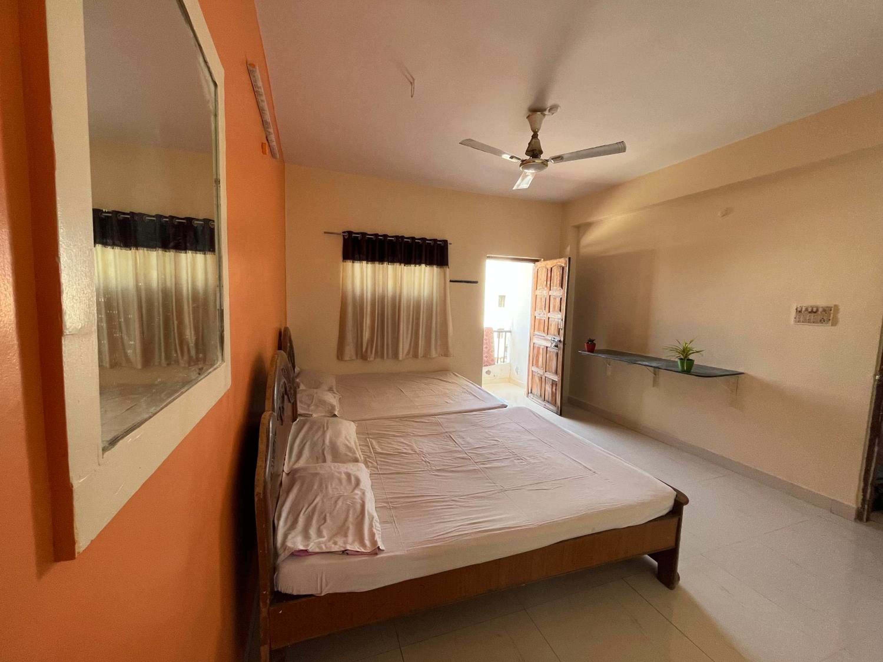 Family Room NON AC with 3 Double Bed photo 3