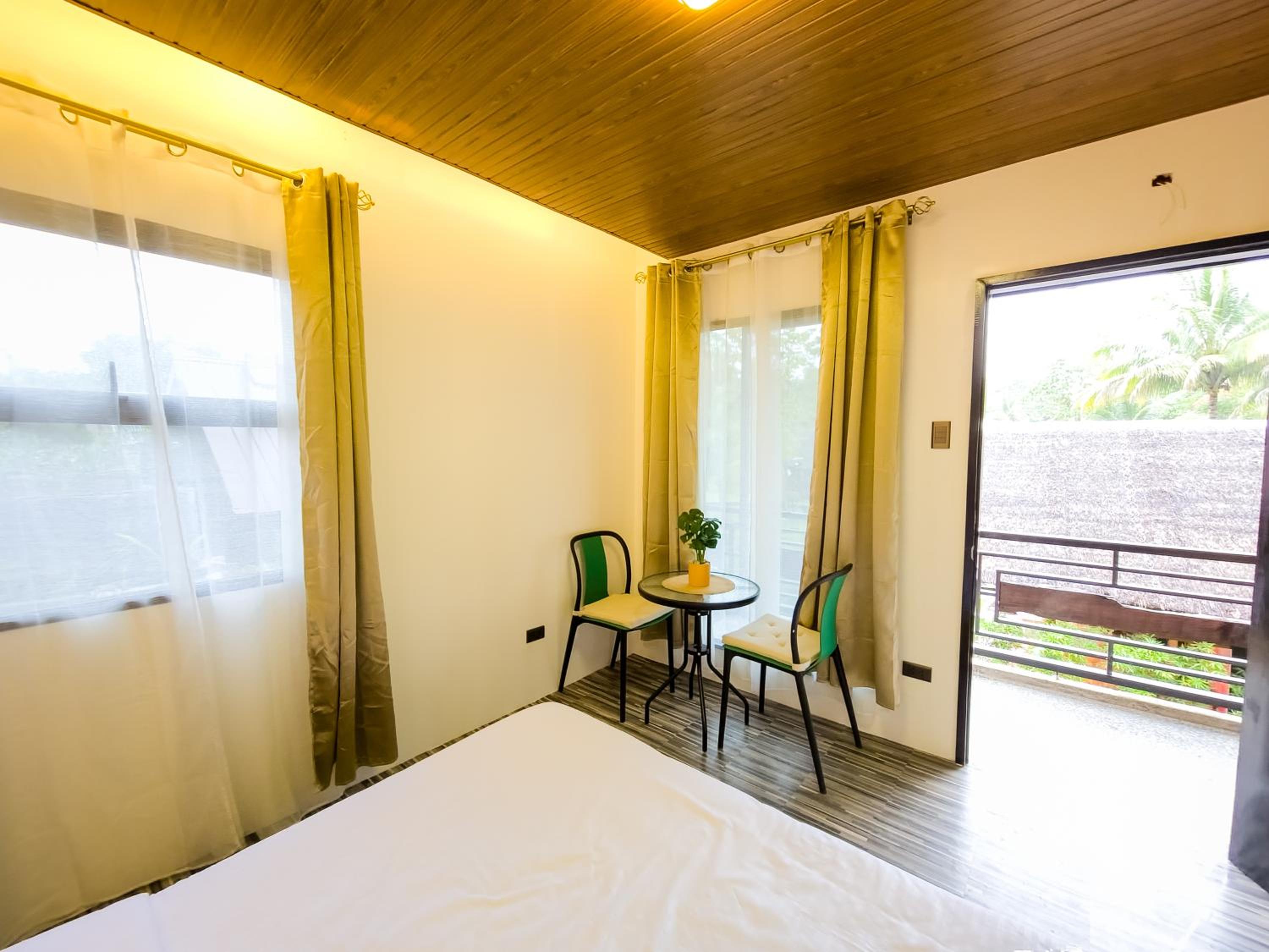 Junior Suite with Mountain View - Photo 8