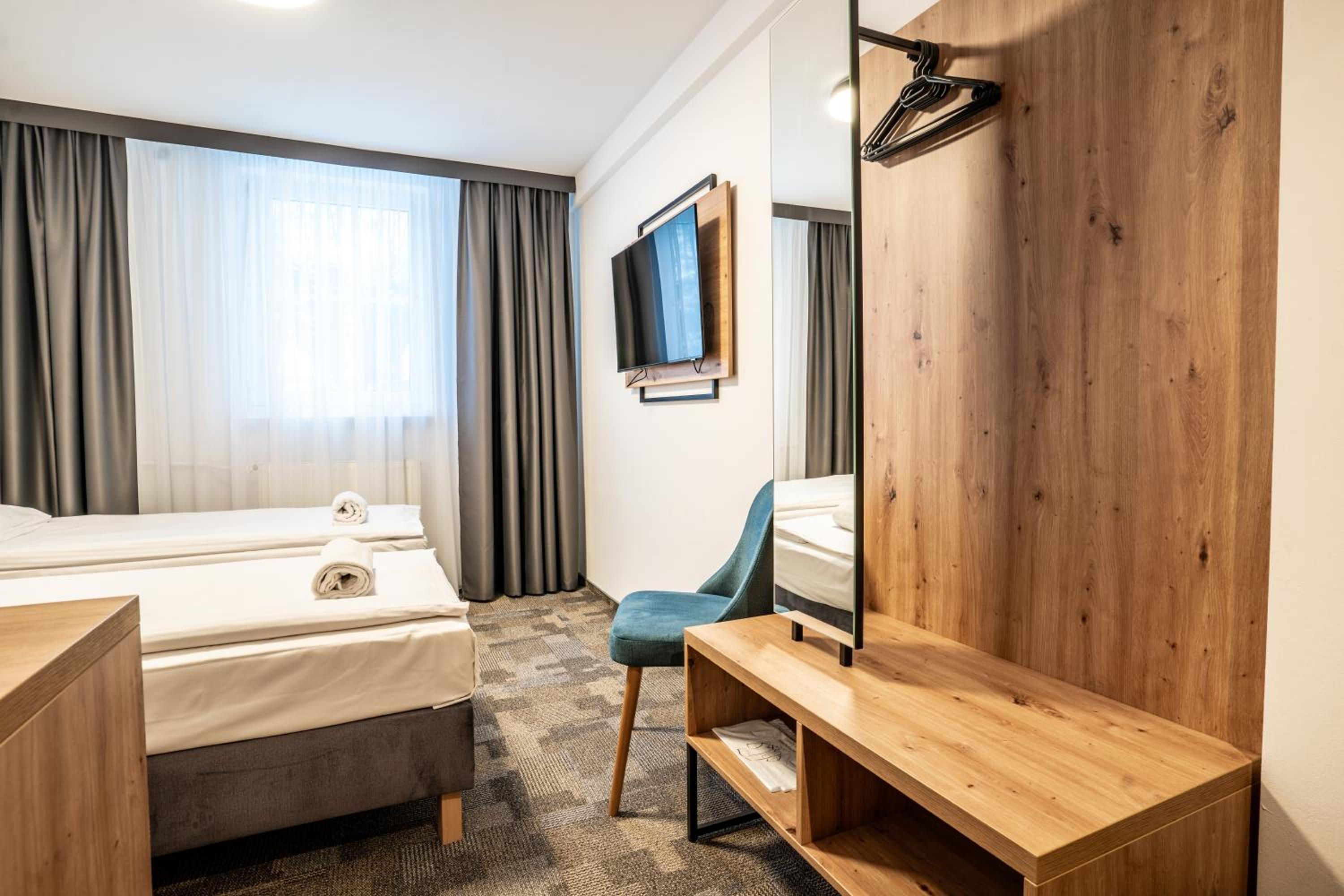 Economy Twin Room photo 1