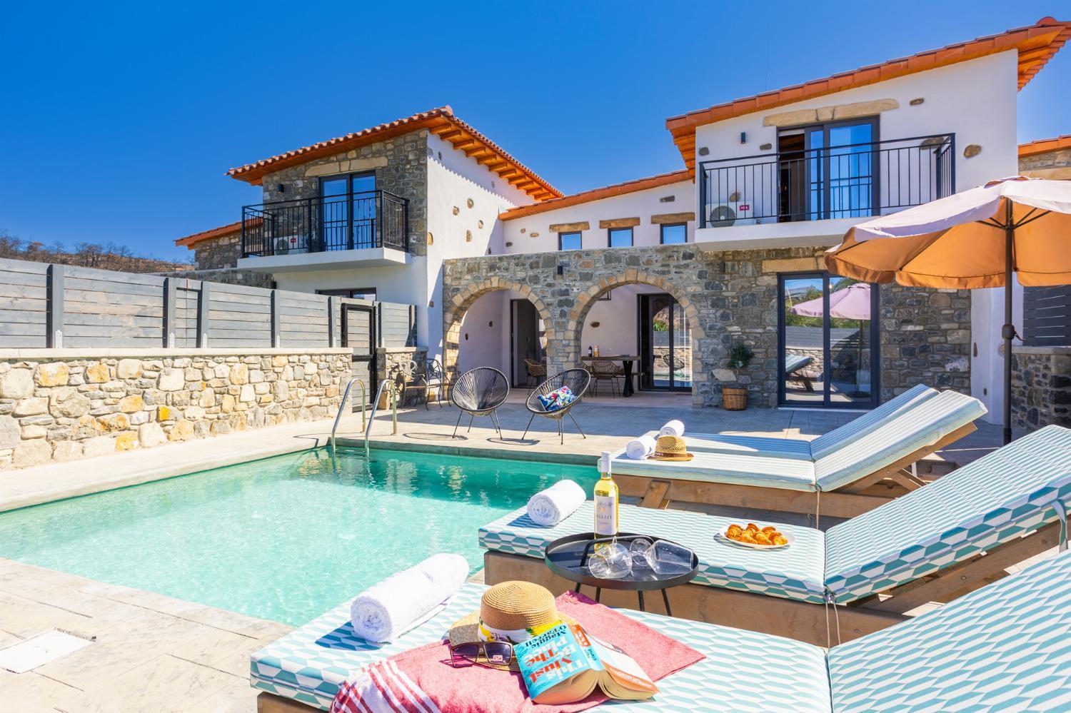 Three-Bedroom Villa photo 1