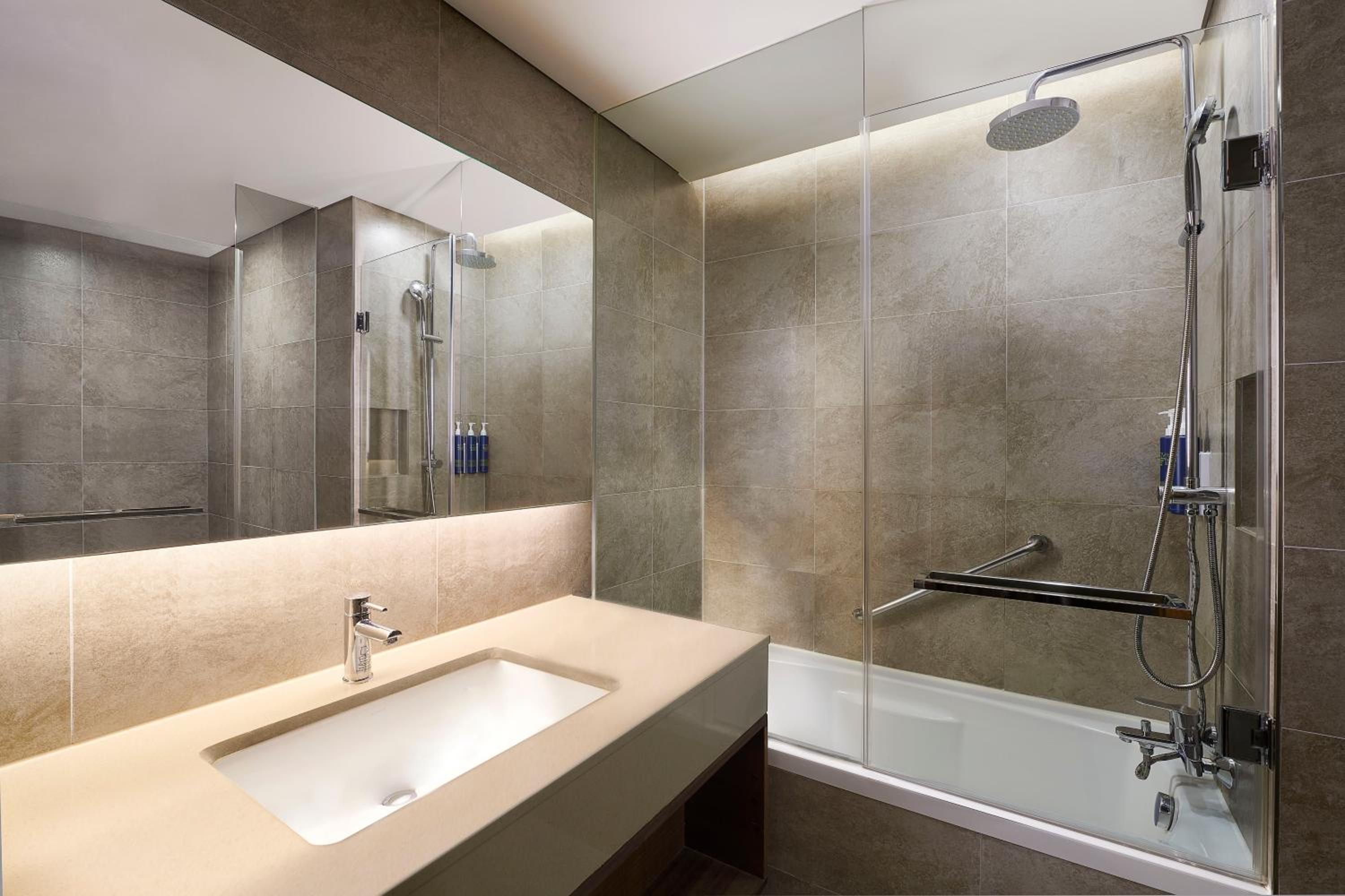Deluxe Twin, Guest room, 2 Twin/Single Bed(s), High floor photo 3