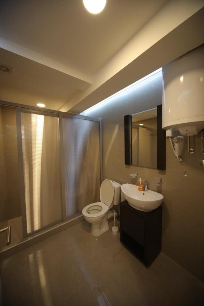 Deluxe Double Room (2 Adults + 1 Child) photo 2