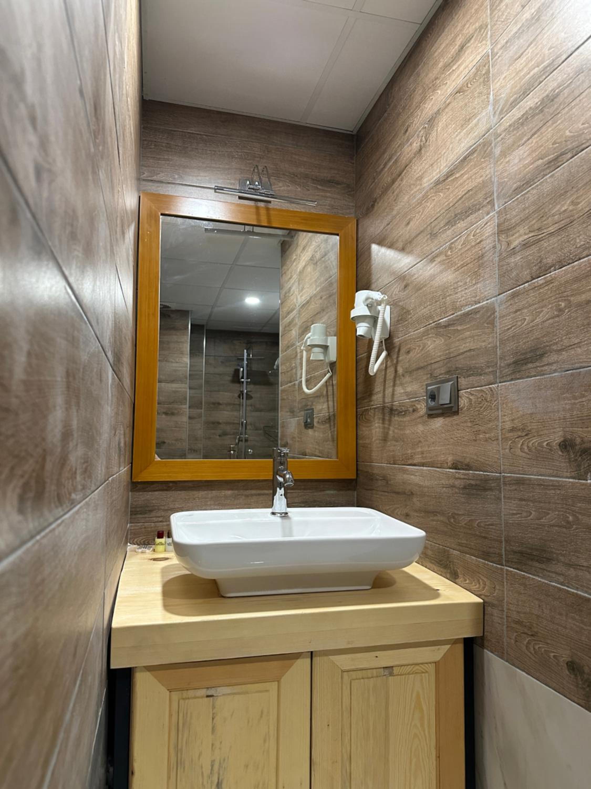 Standard Room - Photo 26