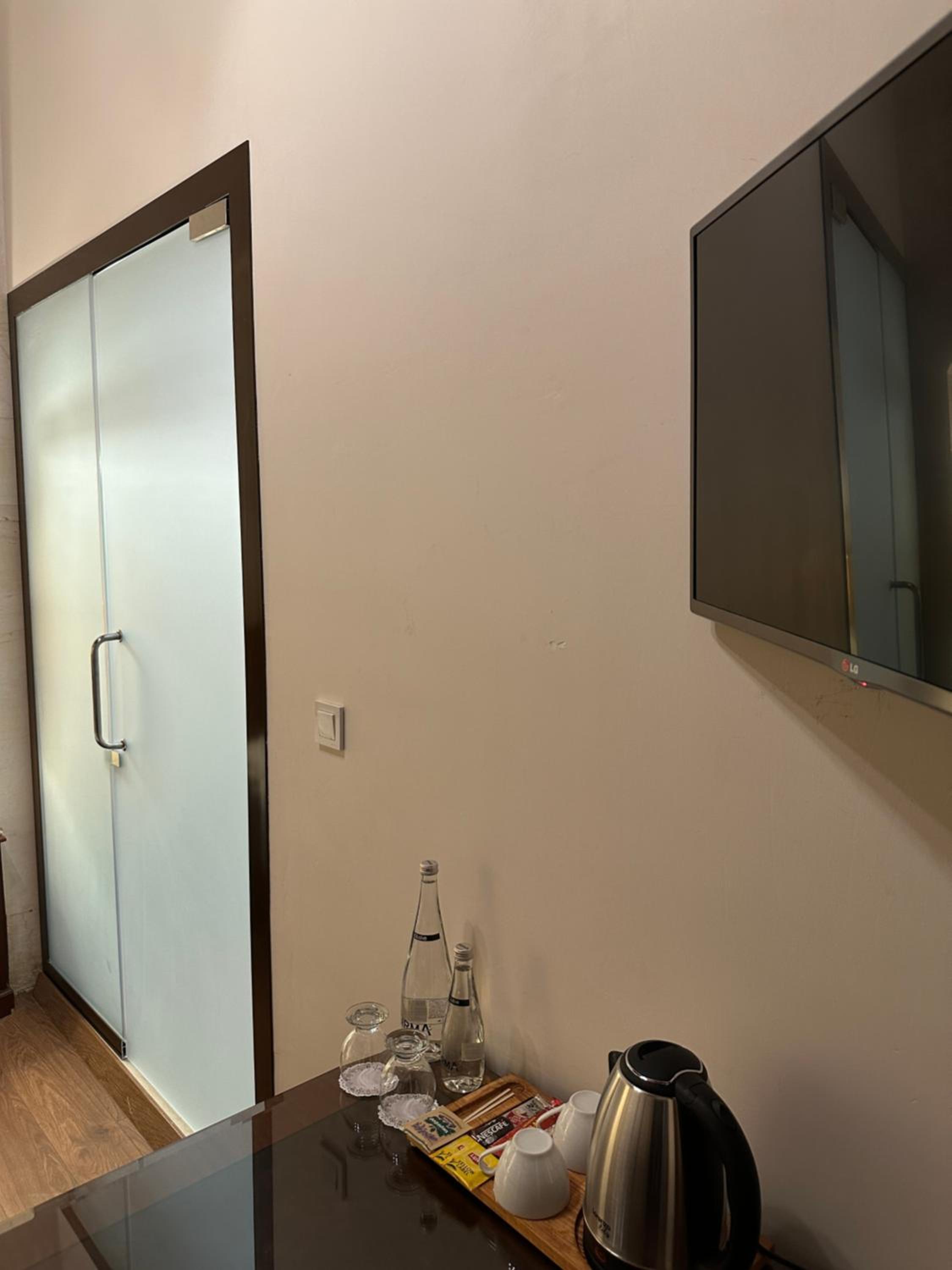 Economy Room - Photo 14
