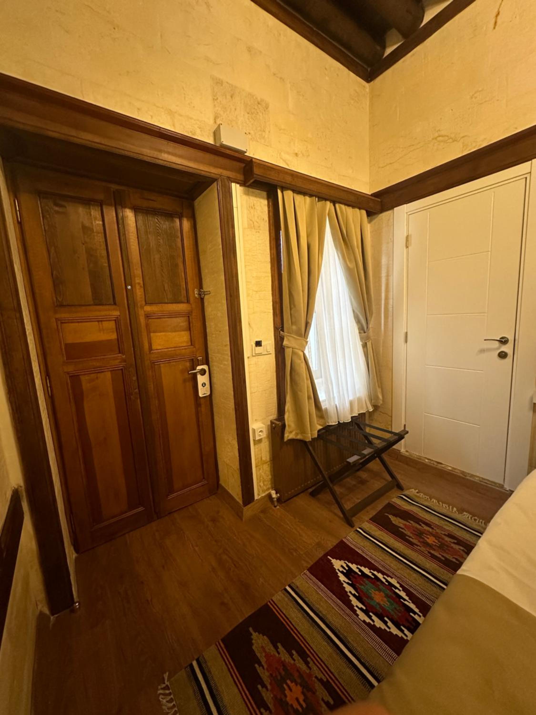 Economy Room - Photo 10