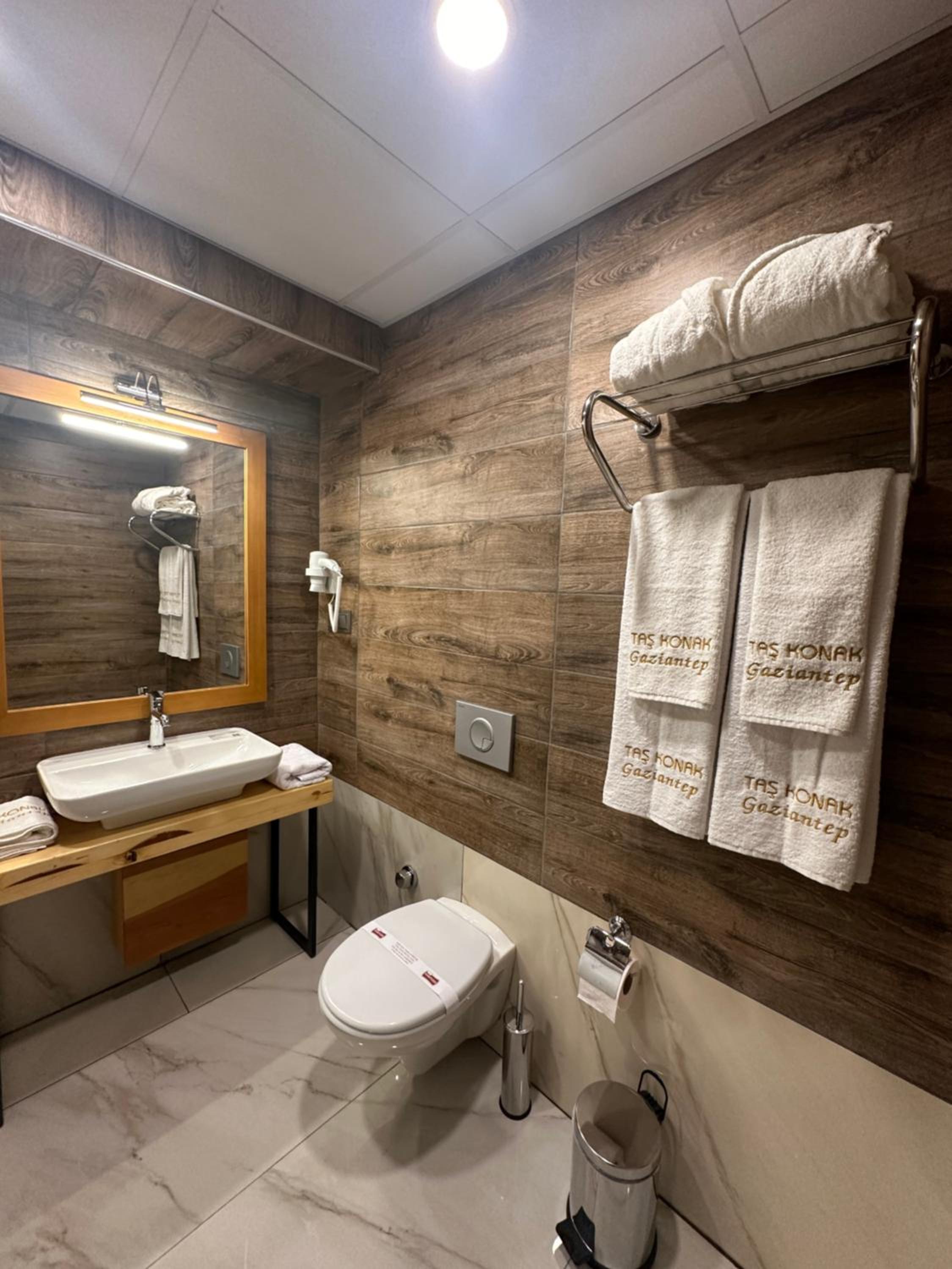 Economy Room - Photo 9