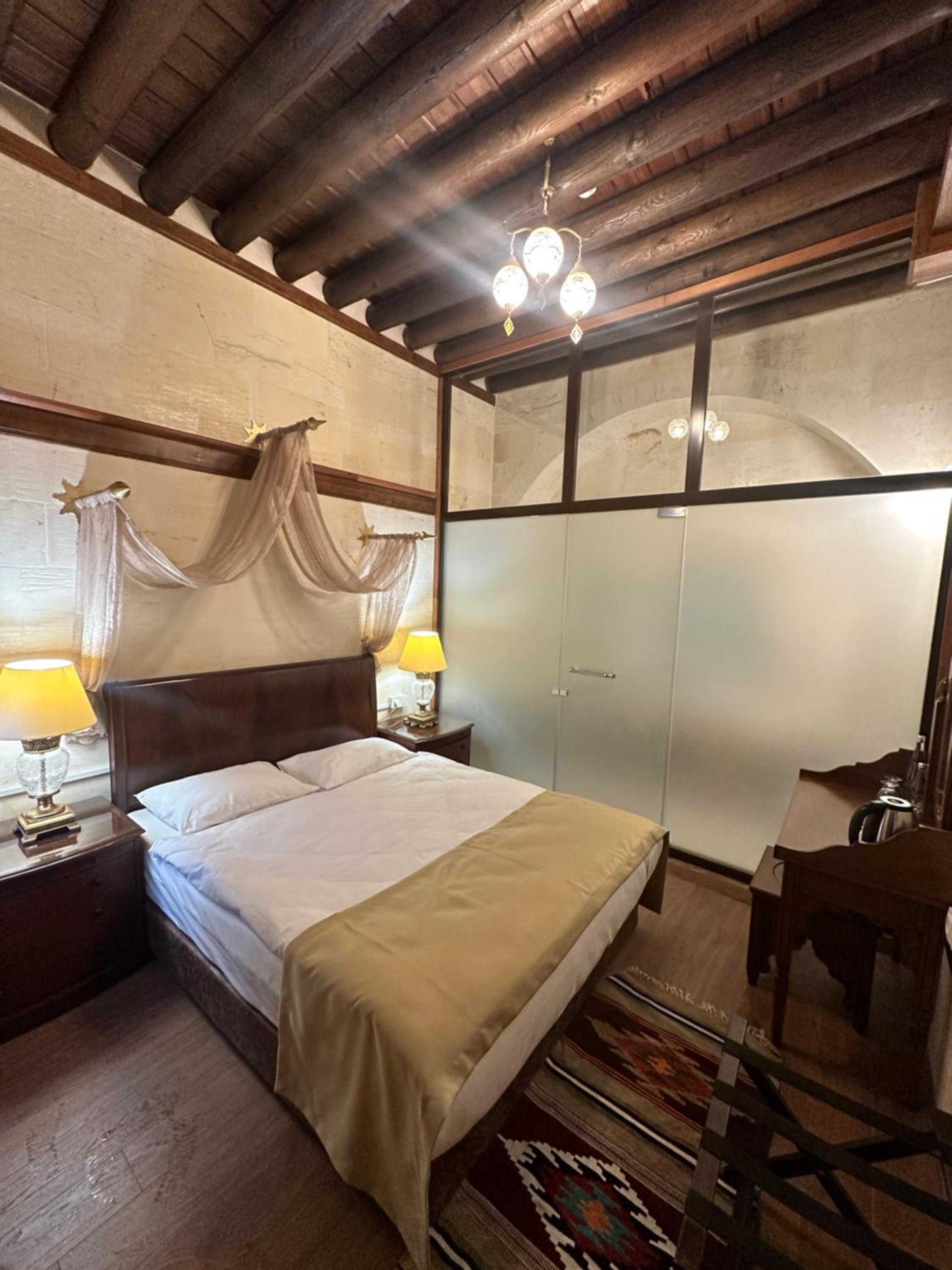 Economy Room - Photo 7