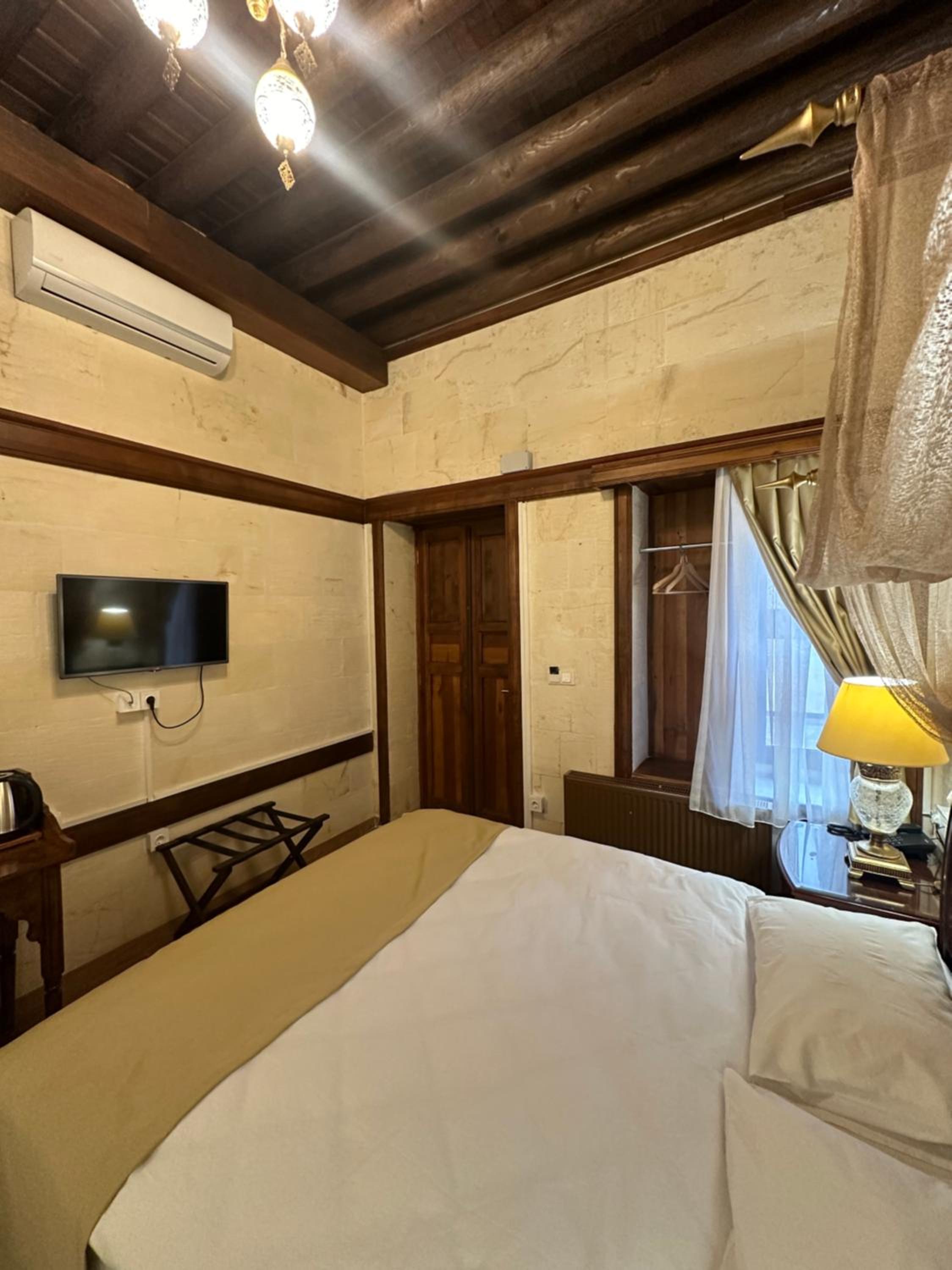 Economy Room - Photo 5