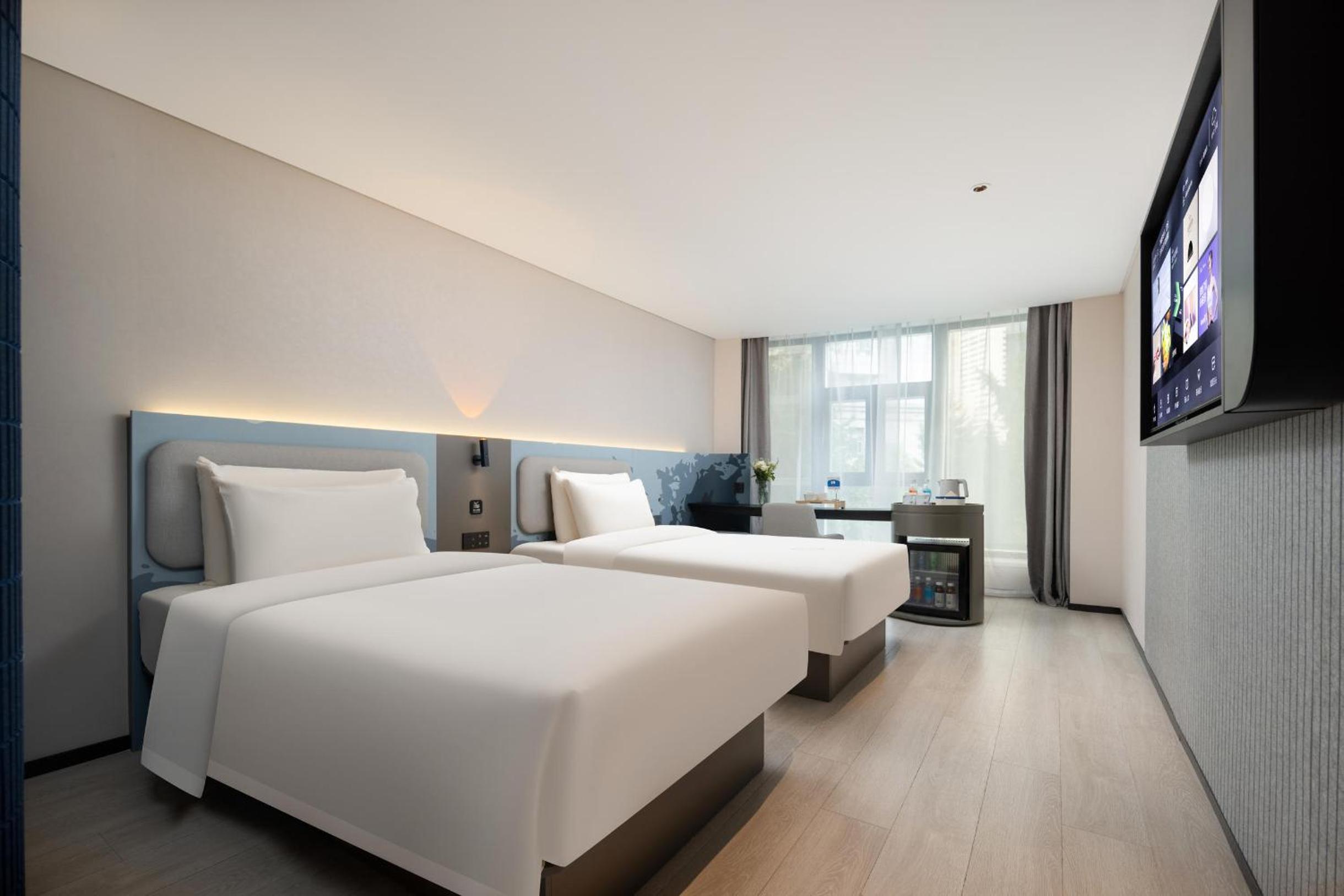 Super Twin Room